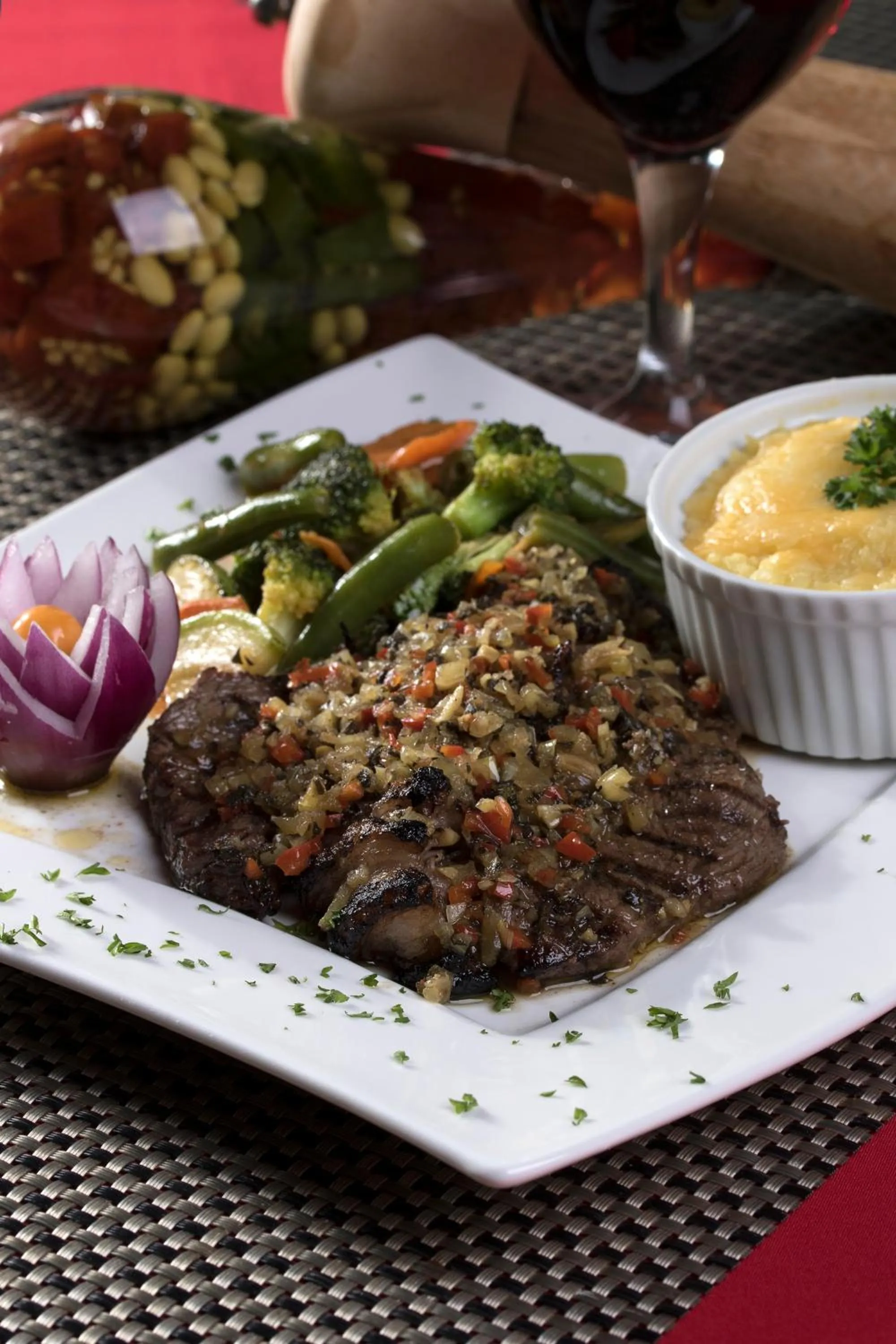 Restaurant/places to eat in Hortensias Chalets Vara blanca