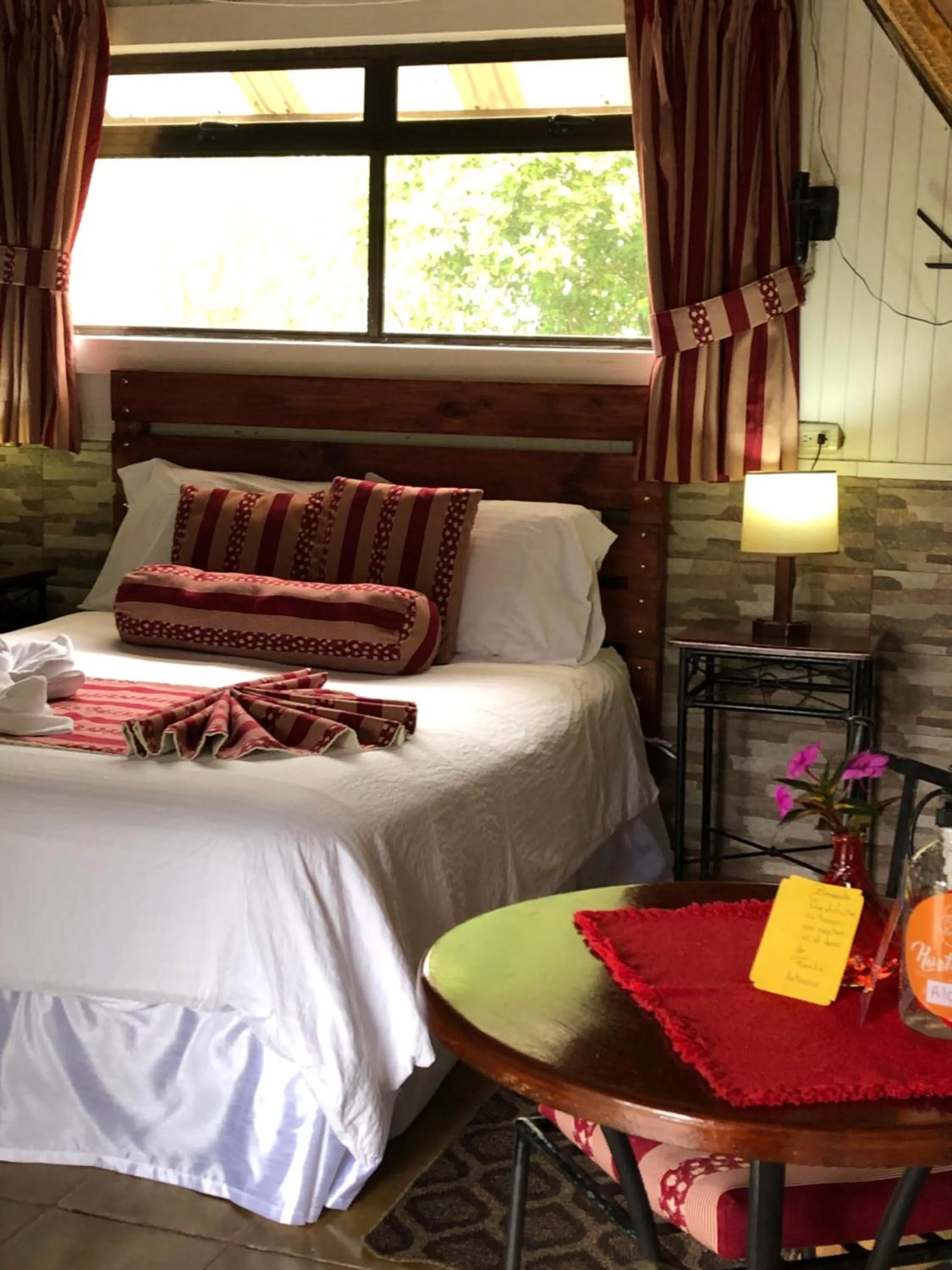 Bed in Hortensias Chalets Vara blanca