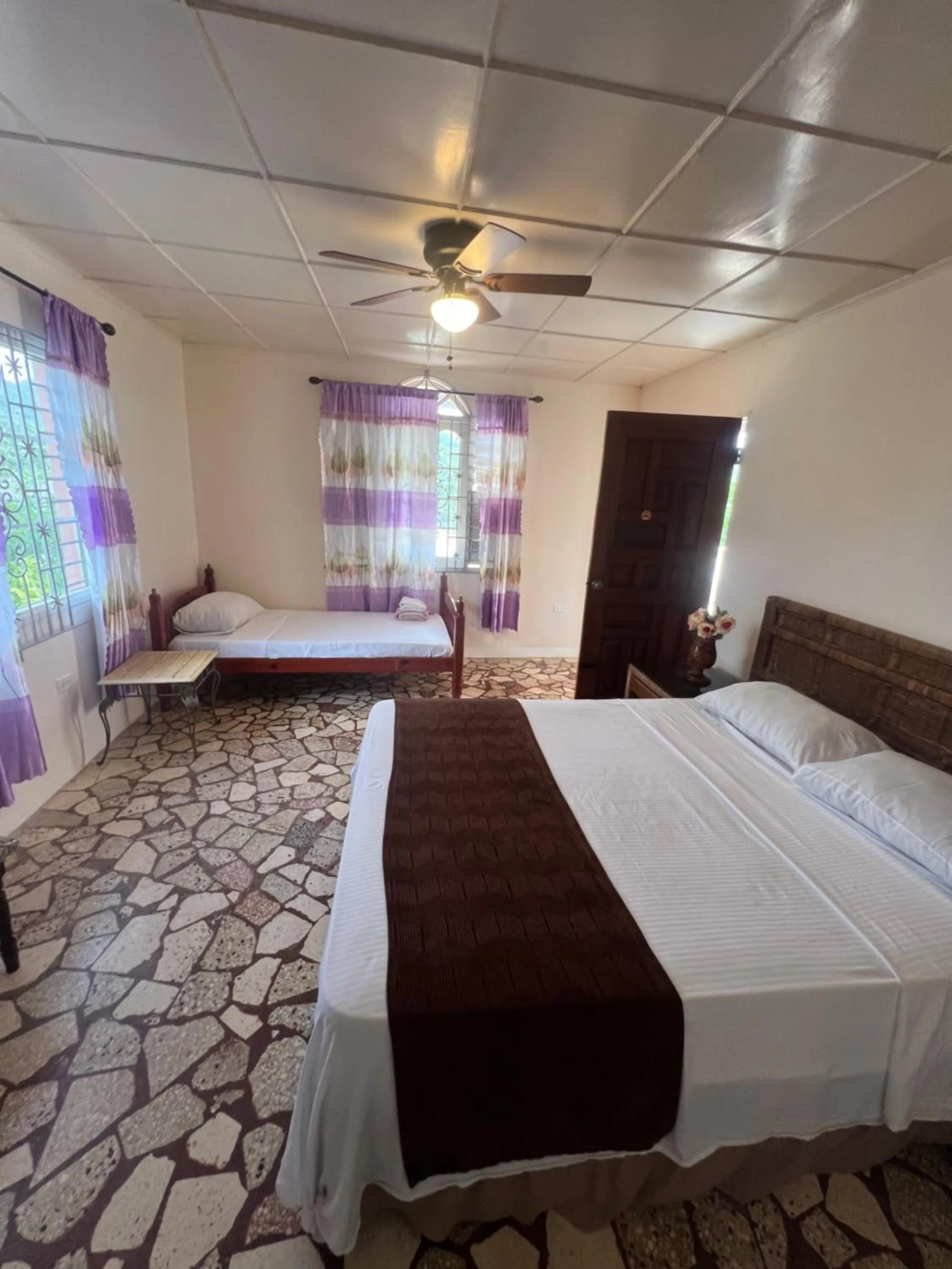 Bedroom, Bed in Cozy Family Inn