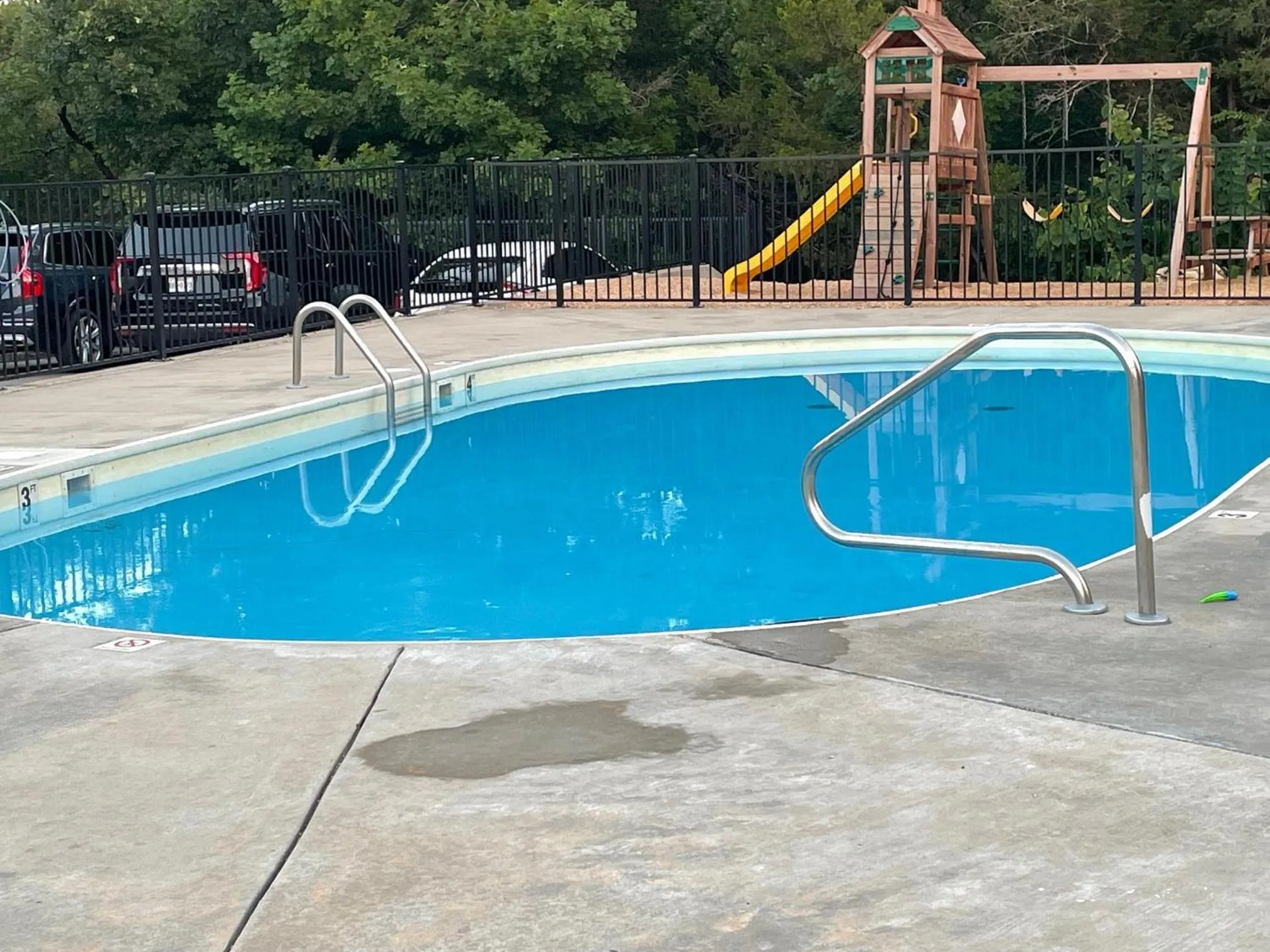Swimming pool in Rockwood Condos on Table Rock Lake With Boat Slips