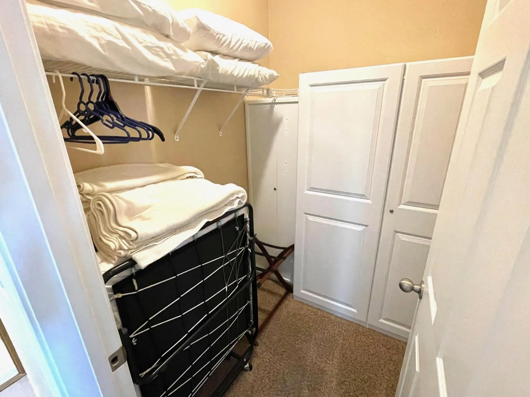 cot, Bed in Rockwood Condos on Table Rock Lake With Boat Slips