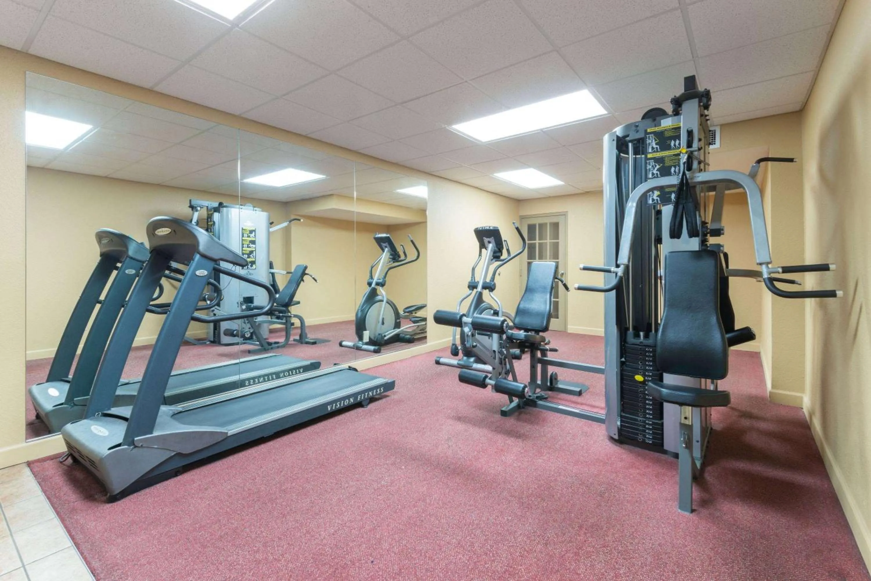 Fitness centre/facilities in Ramada by Wyndham Topeka Downtown Hotel & Convention Center