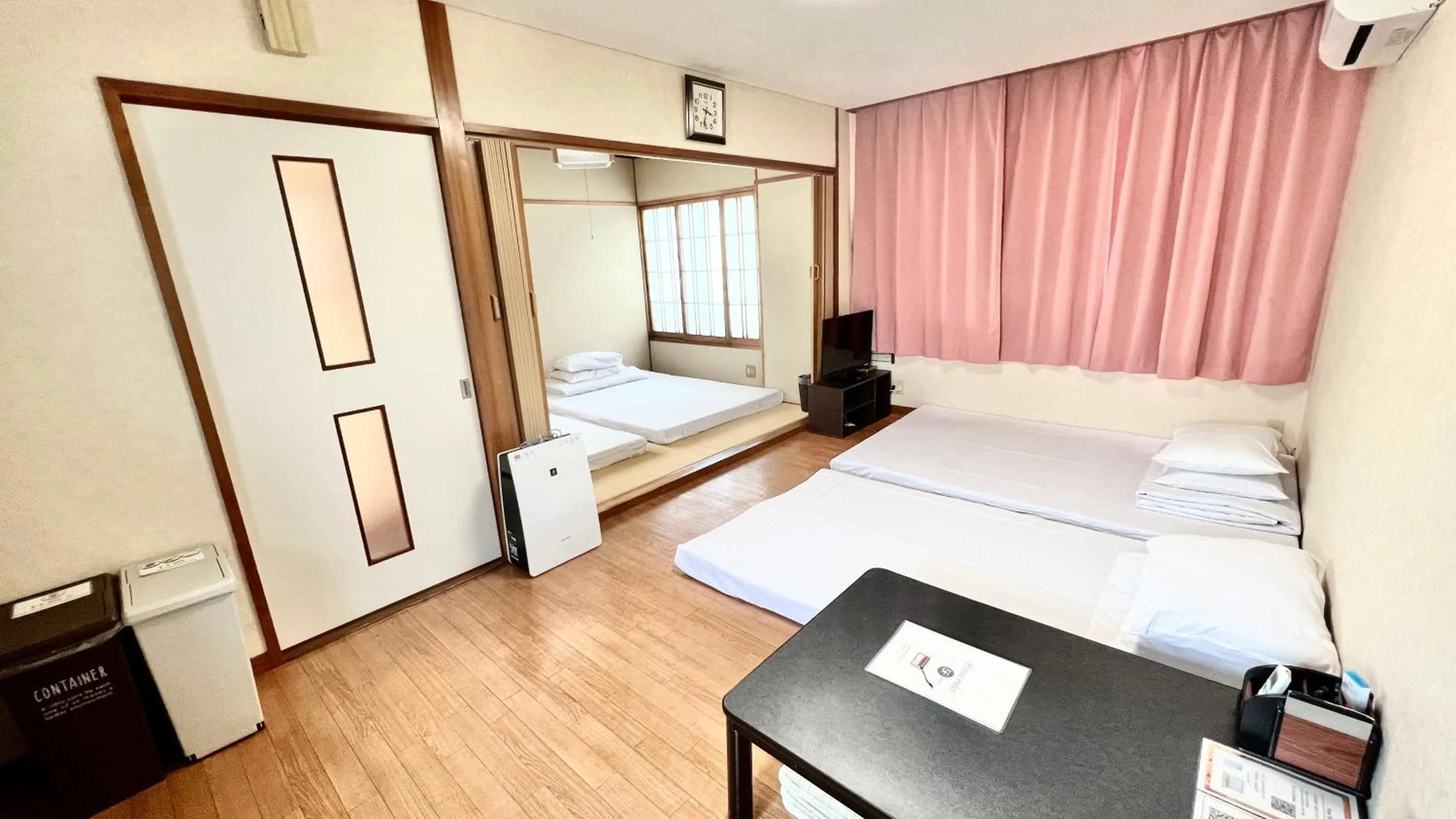 Photo of the whole room, Bed in GuestHouse017徳島個室 飲食街中心 阿波踊り会館7分 文理&徳島大学 アスティとくしま車8分