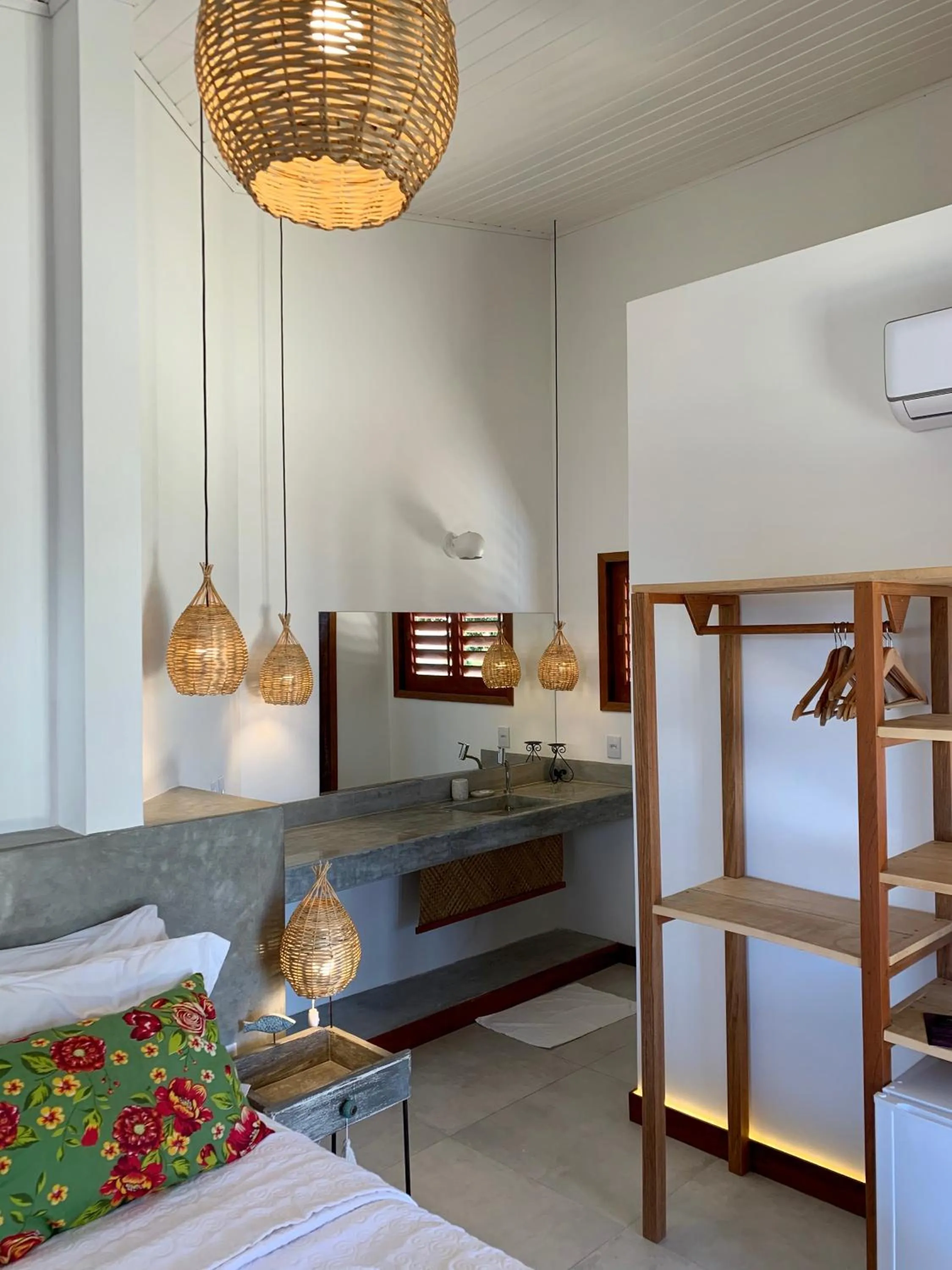 Photo of the whole room, Bed in Pousada Tartaruga Boutique Hotel