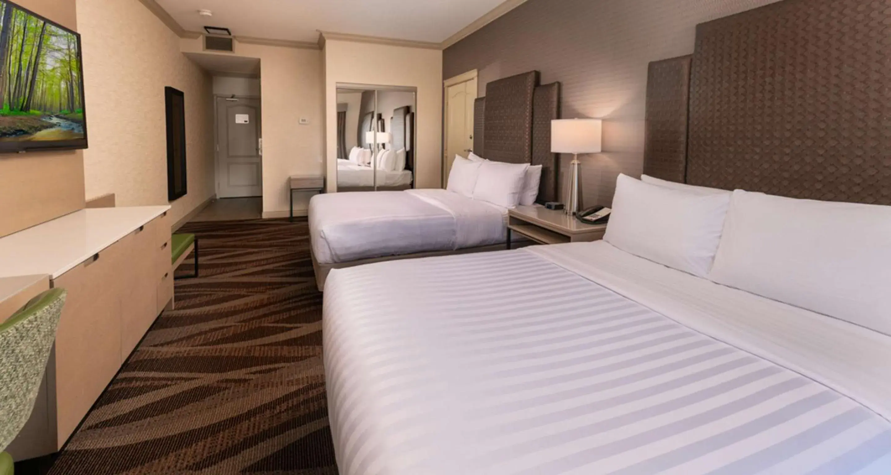 Queen Room with Two Queen Beds in Prestige Harbourfront Resort, WorldHotels Luxury Queen Room with Two Queen Beds in Prestige Harbourfront Resort, WorldHotels Luxury