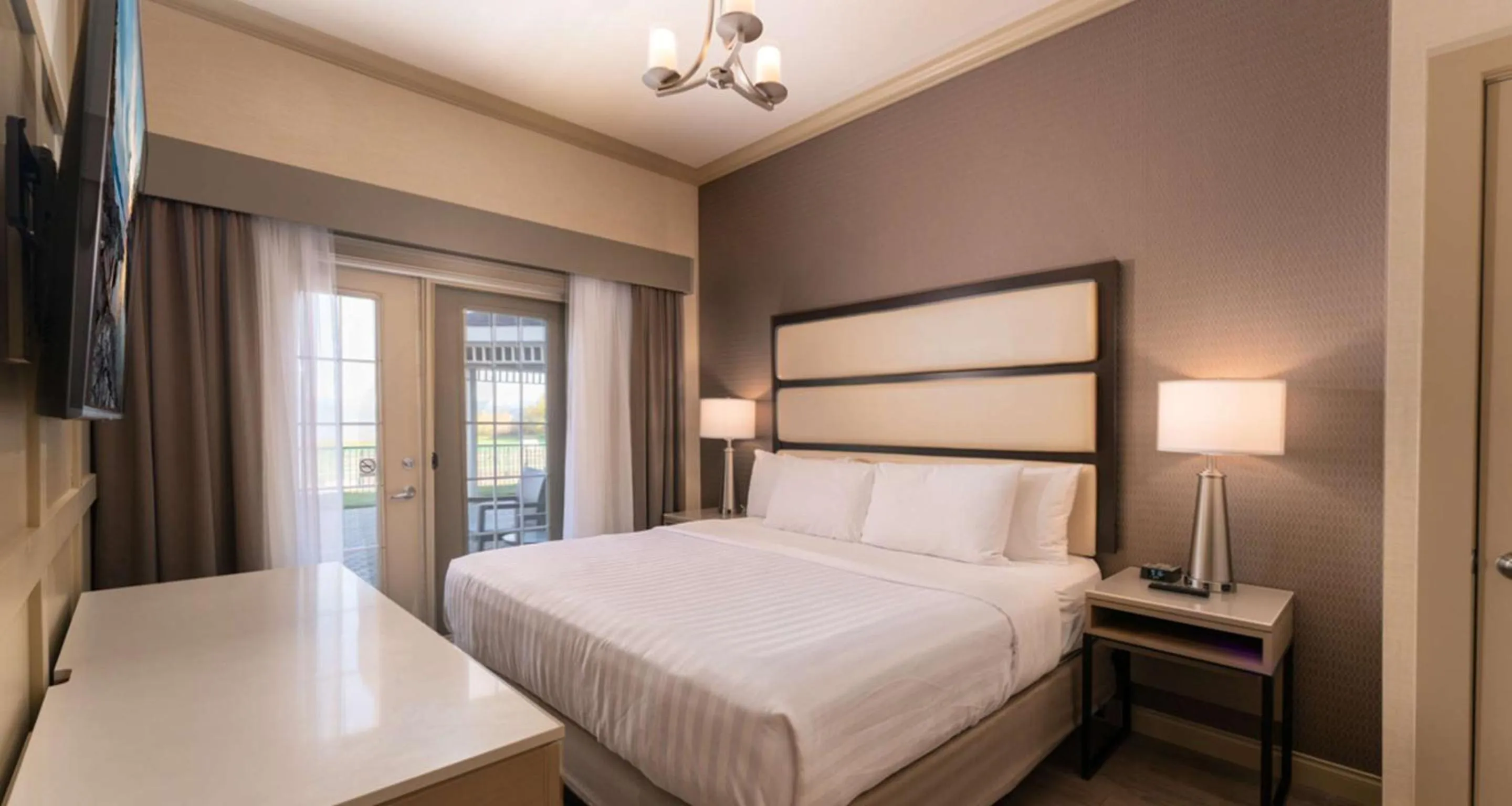 Bedroom, Bed in Prestige Harbourfront Resort, WorldHotels Luxury