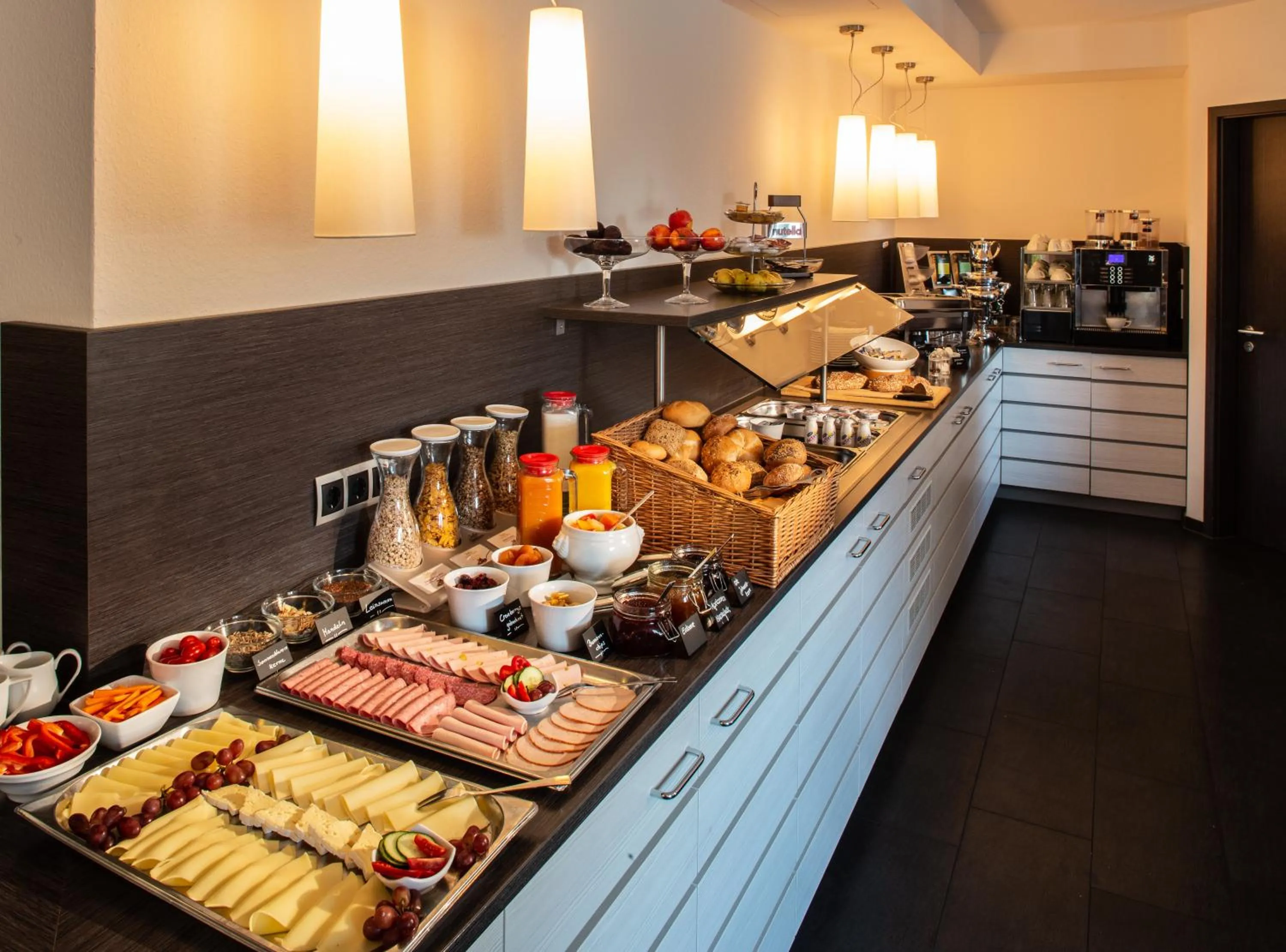 Buffet breakfast in Bergers Airporthotel Memmingen
