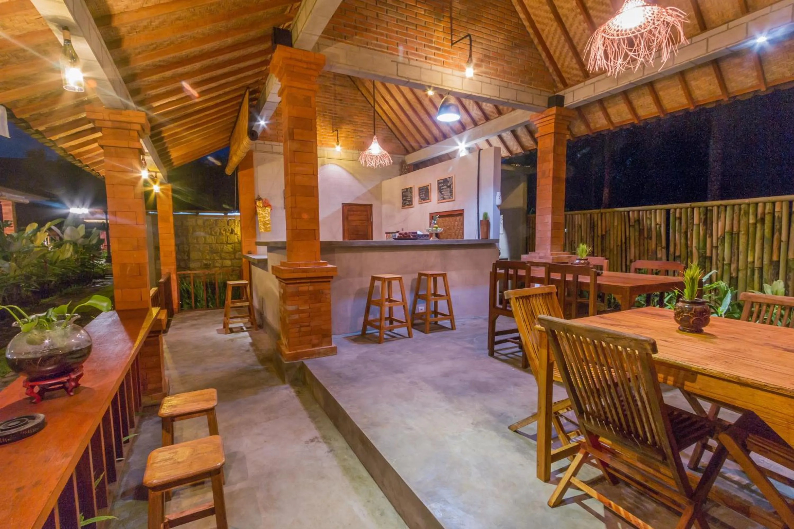 Restaurant/places to eat in Jero Sebali Villa by Travellink Bali