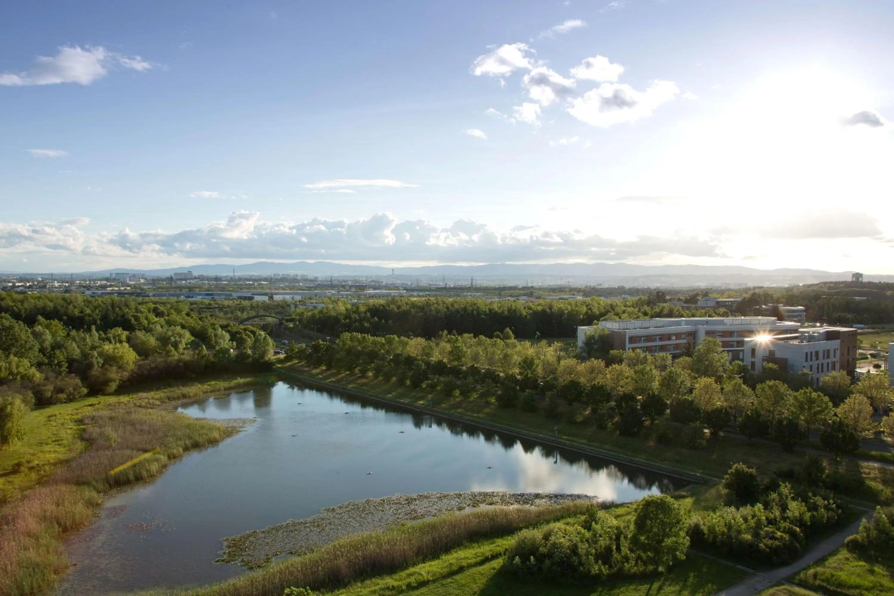 Property building in DoubleTree by Hilton Lyon Eurexpo