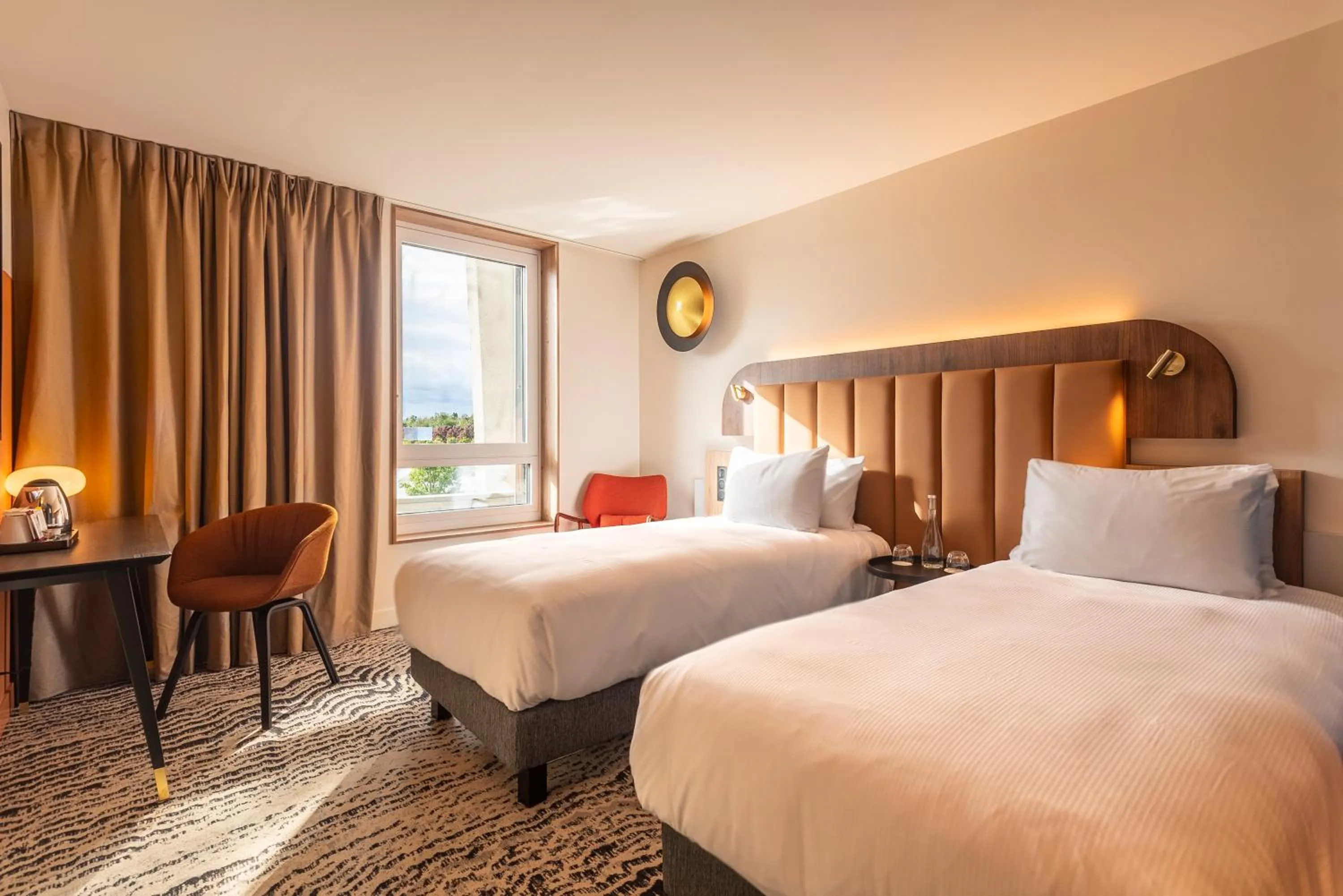 Bed in DoubleTree by Hilton Lyon Eurexpo