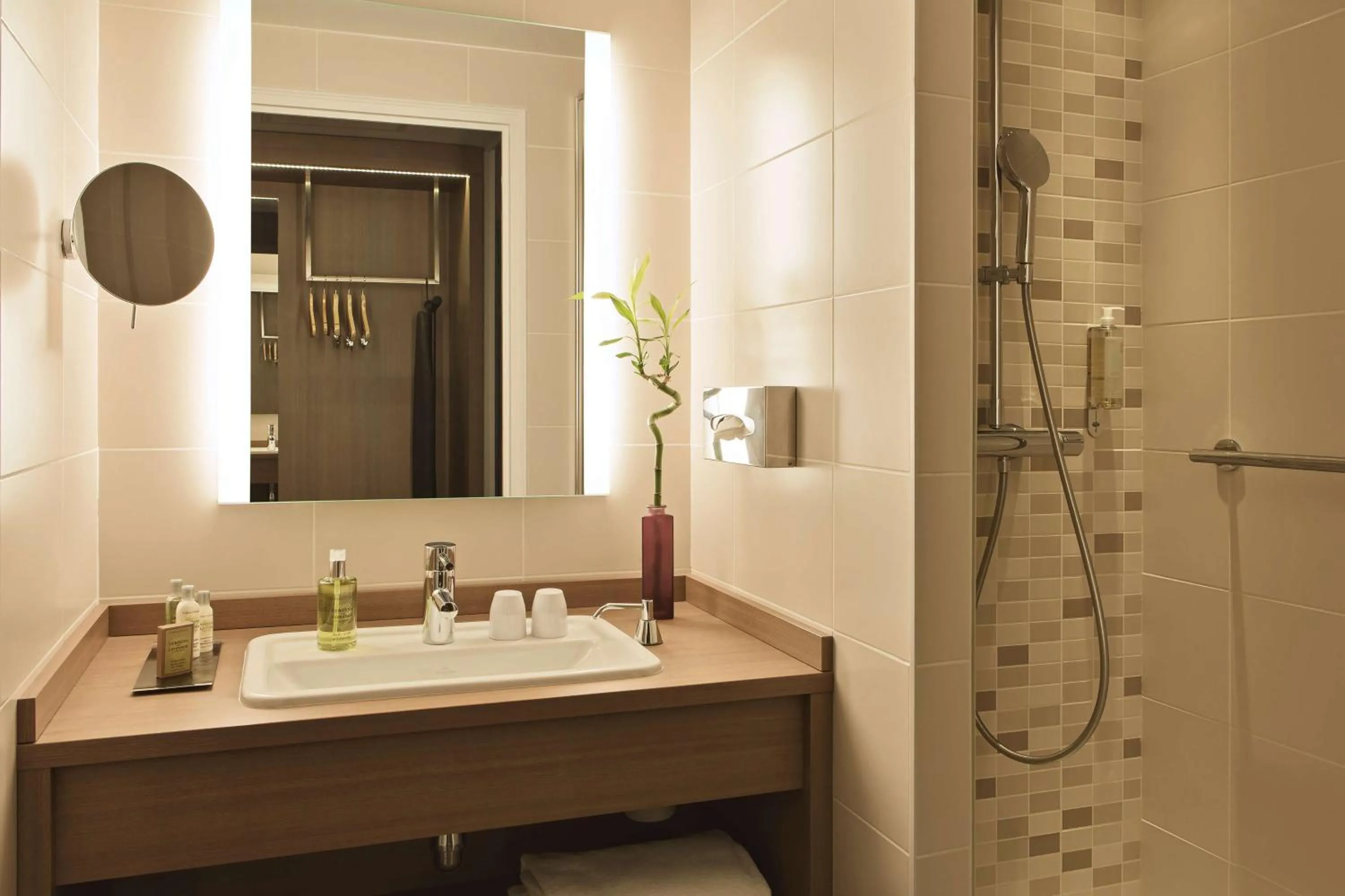Bathroom in DoubleTree by Hilton Lyon Eurexpo