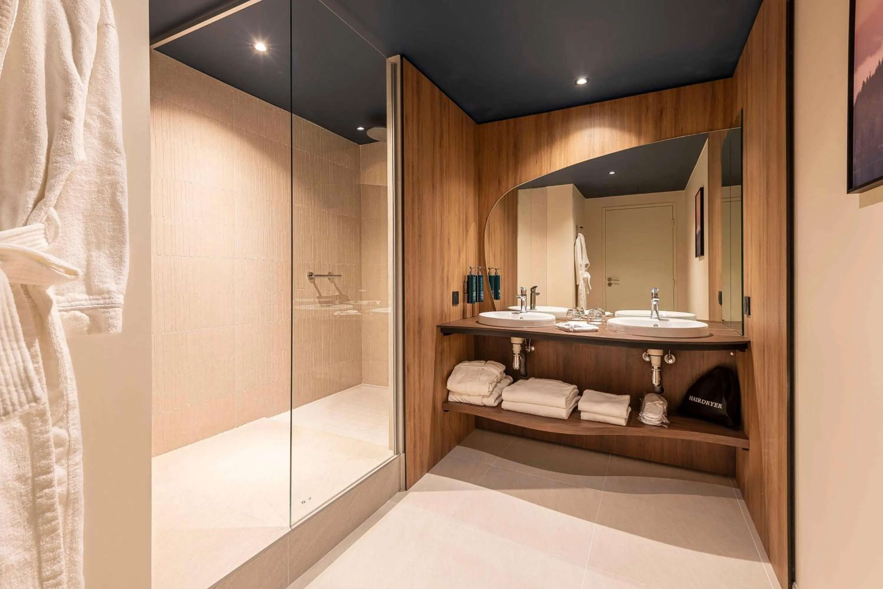Bathroom in DoubleTree by Hilton Lyon Eurexpo