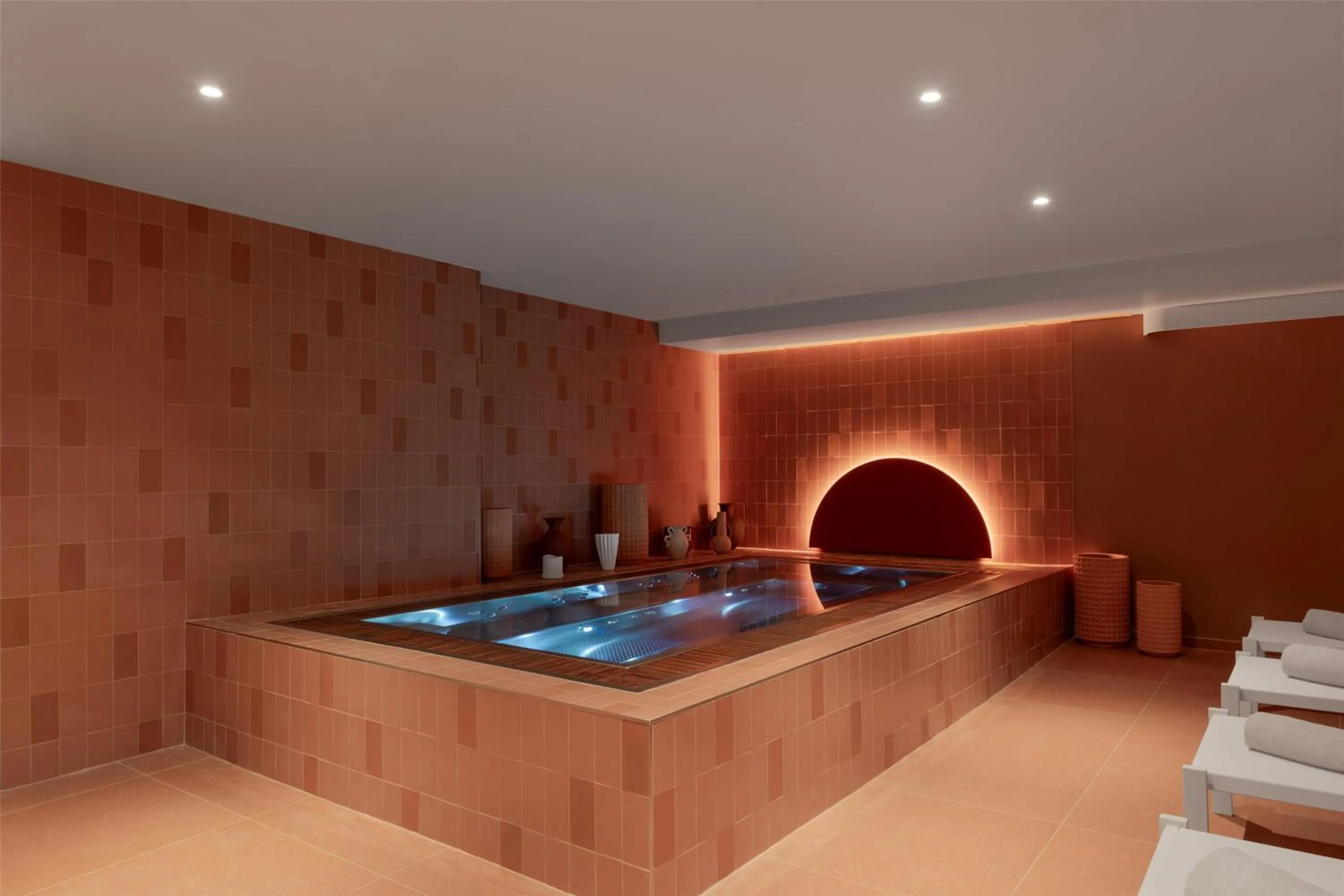 Photo of the whole room in DoubleTree by Hilton Lyon Eurexpo & Spa