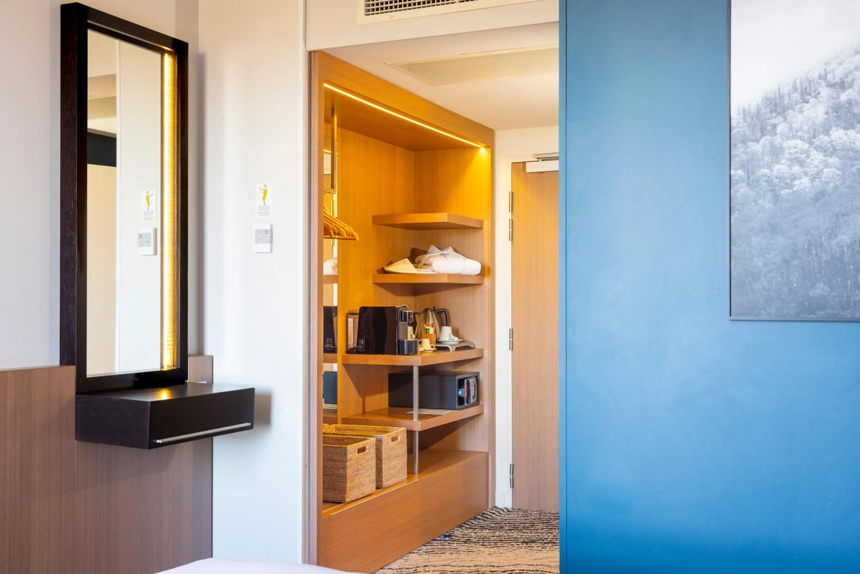 Coffee/tea facilities in DoubleTree by Hilton Lyon Eurexpo