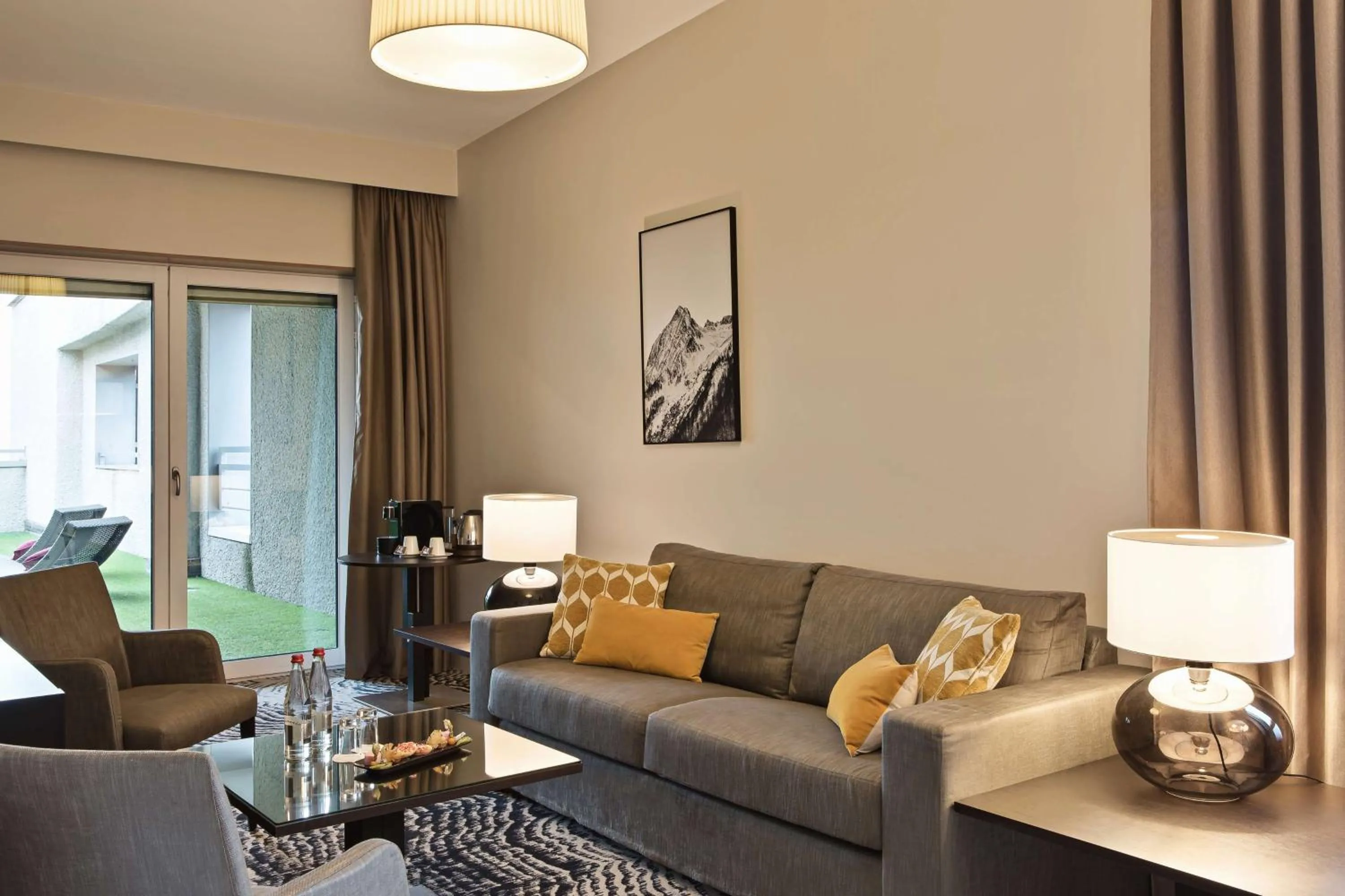 Living room in DoubleTree by Hilton Lyon Eurexpo