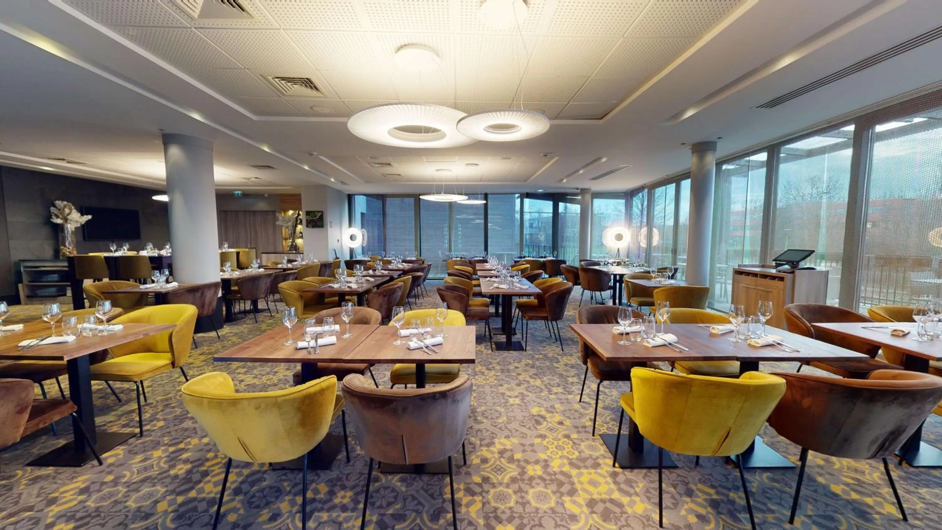 Restaurant/places to eat in DoubleTree by Hilton Lyon Eurexpo