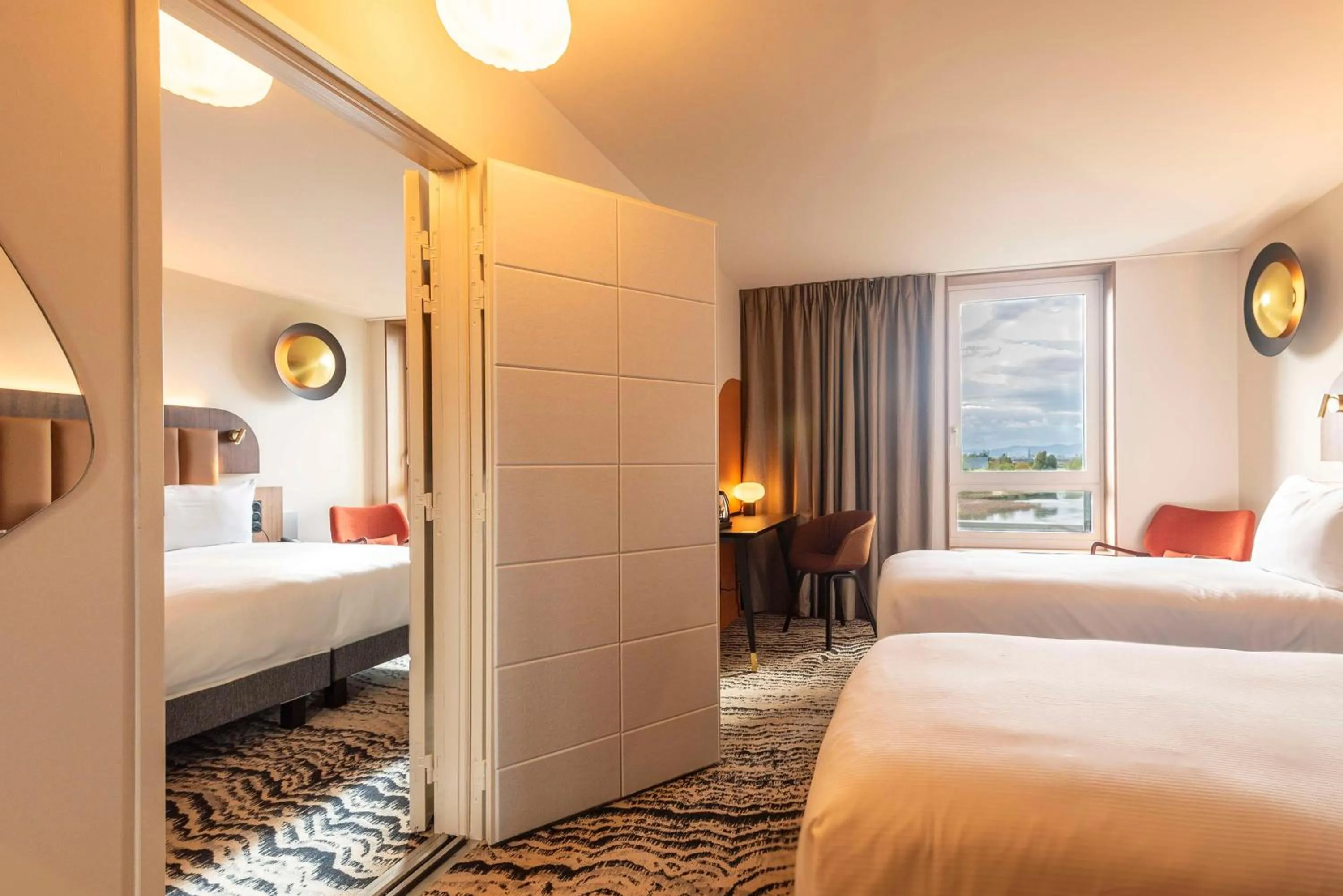 Bed in DoubleTree by Hilton Lyon Eurexpo