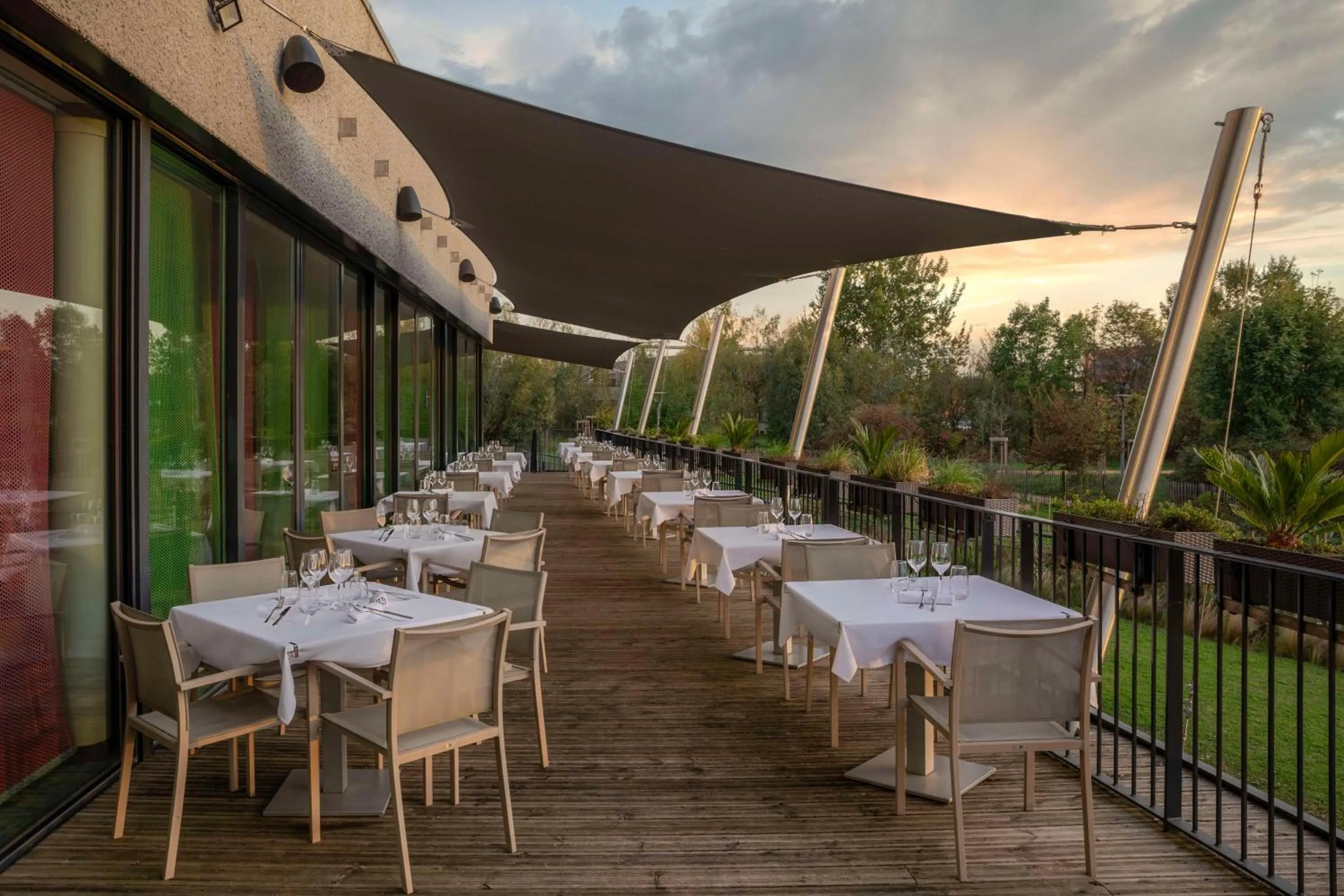 Patio in DoubleTree by Hilton Lyon Eurexpo