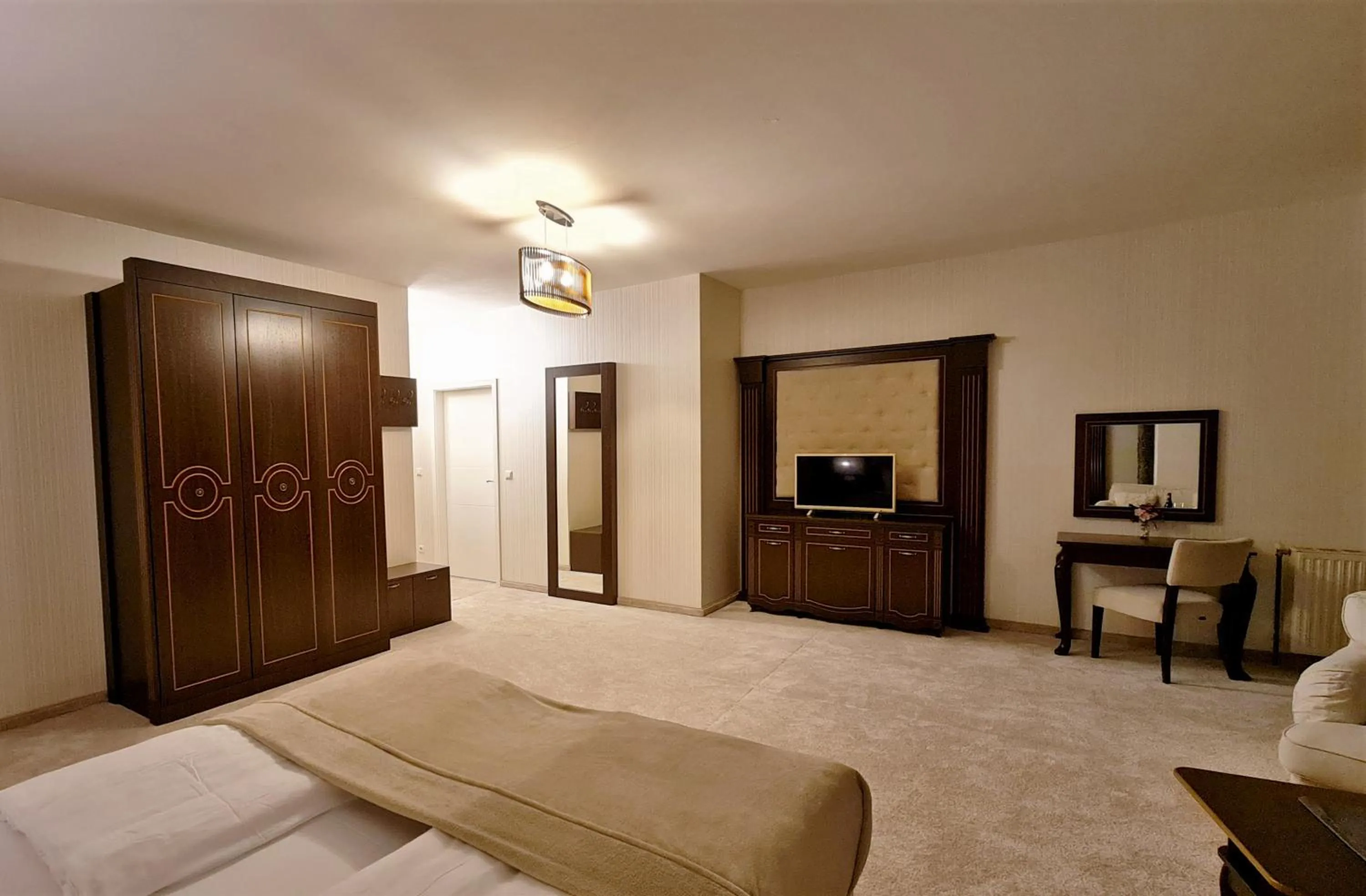 TV and multimedia in River Lodge