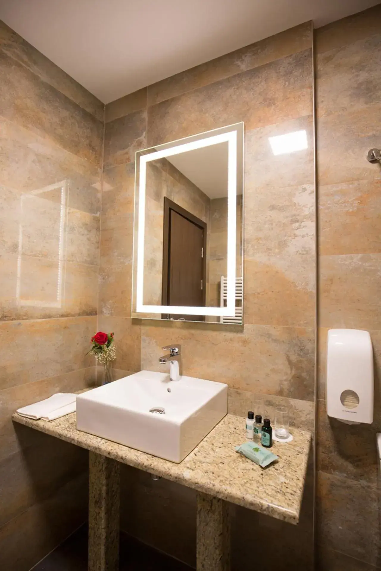 Deluxe Double or Twin Room in River Lodge Deluxe Double or Twin Room in River Lodge