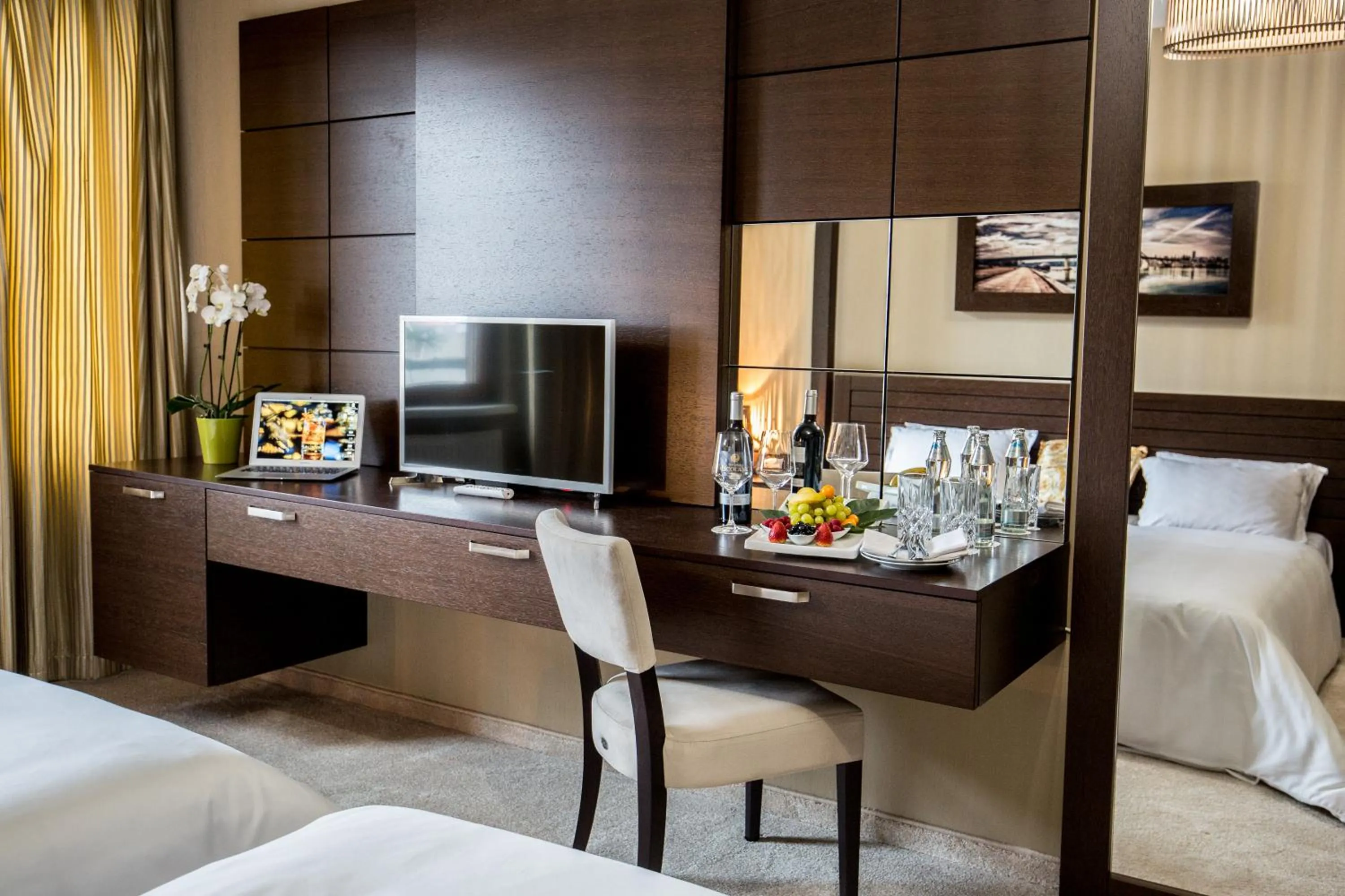 Coffee/tea facilities in River Lodge