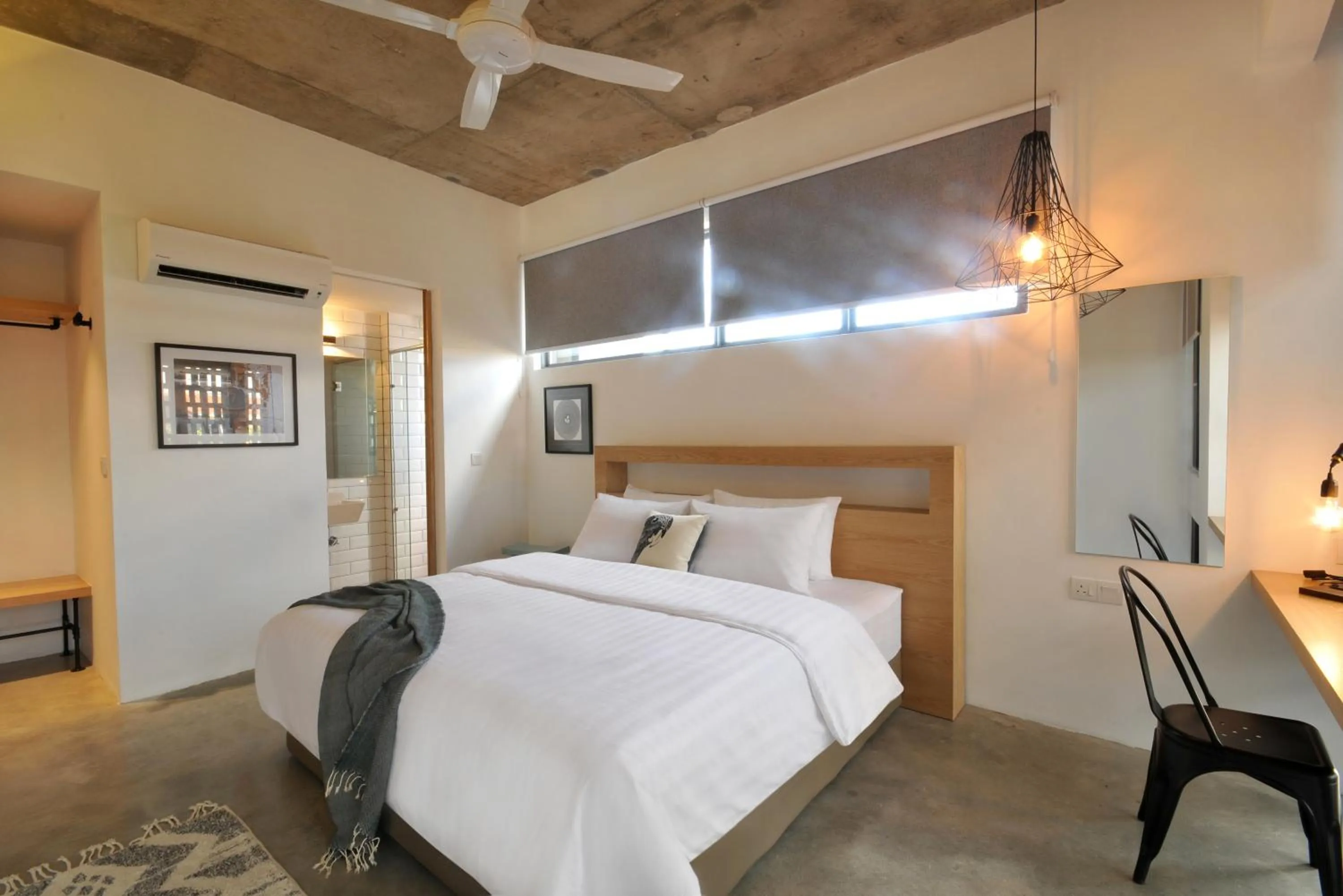 Bedroom, Bed in The Nest House