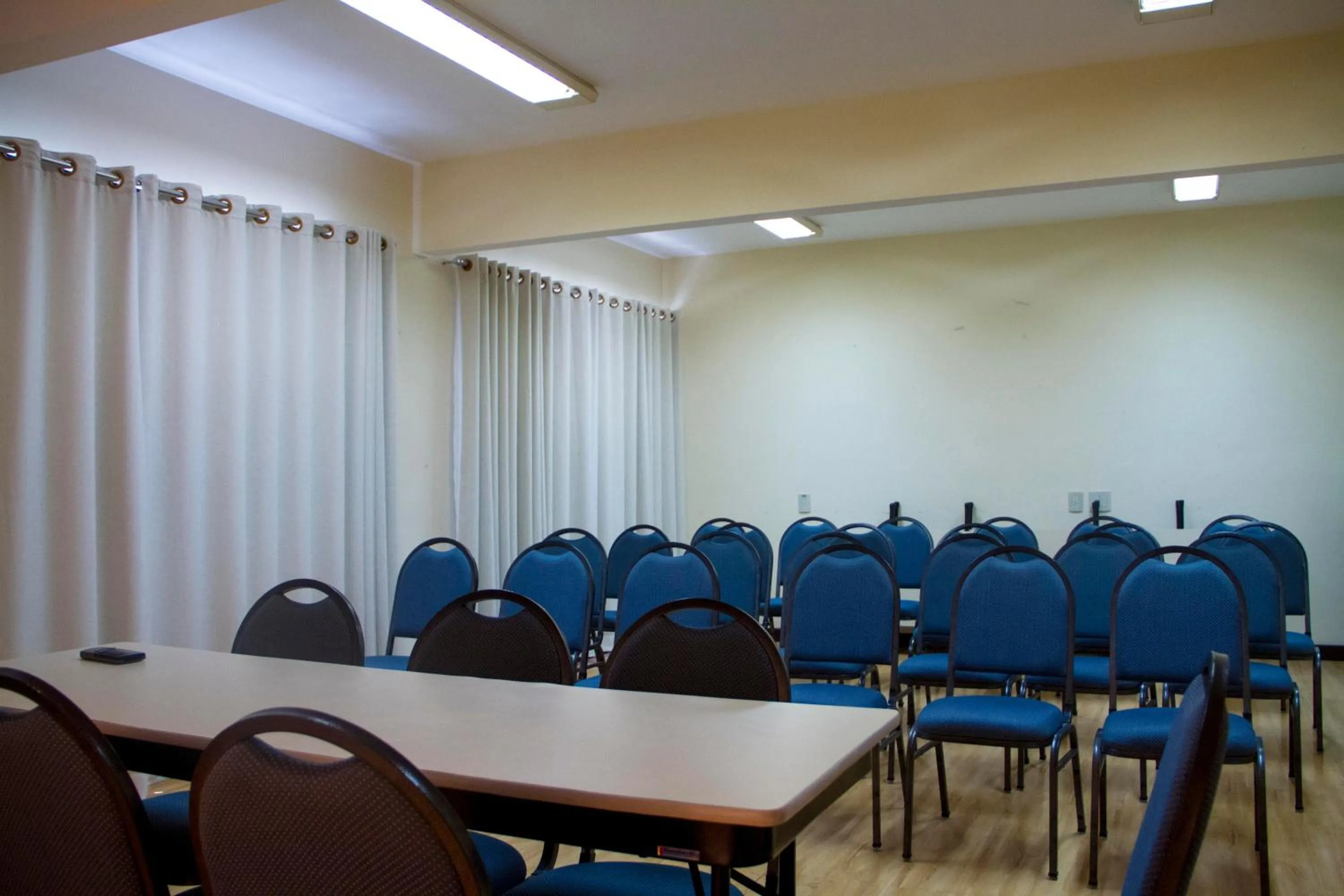 Meeting/conference room in Guará Inn Flat Service