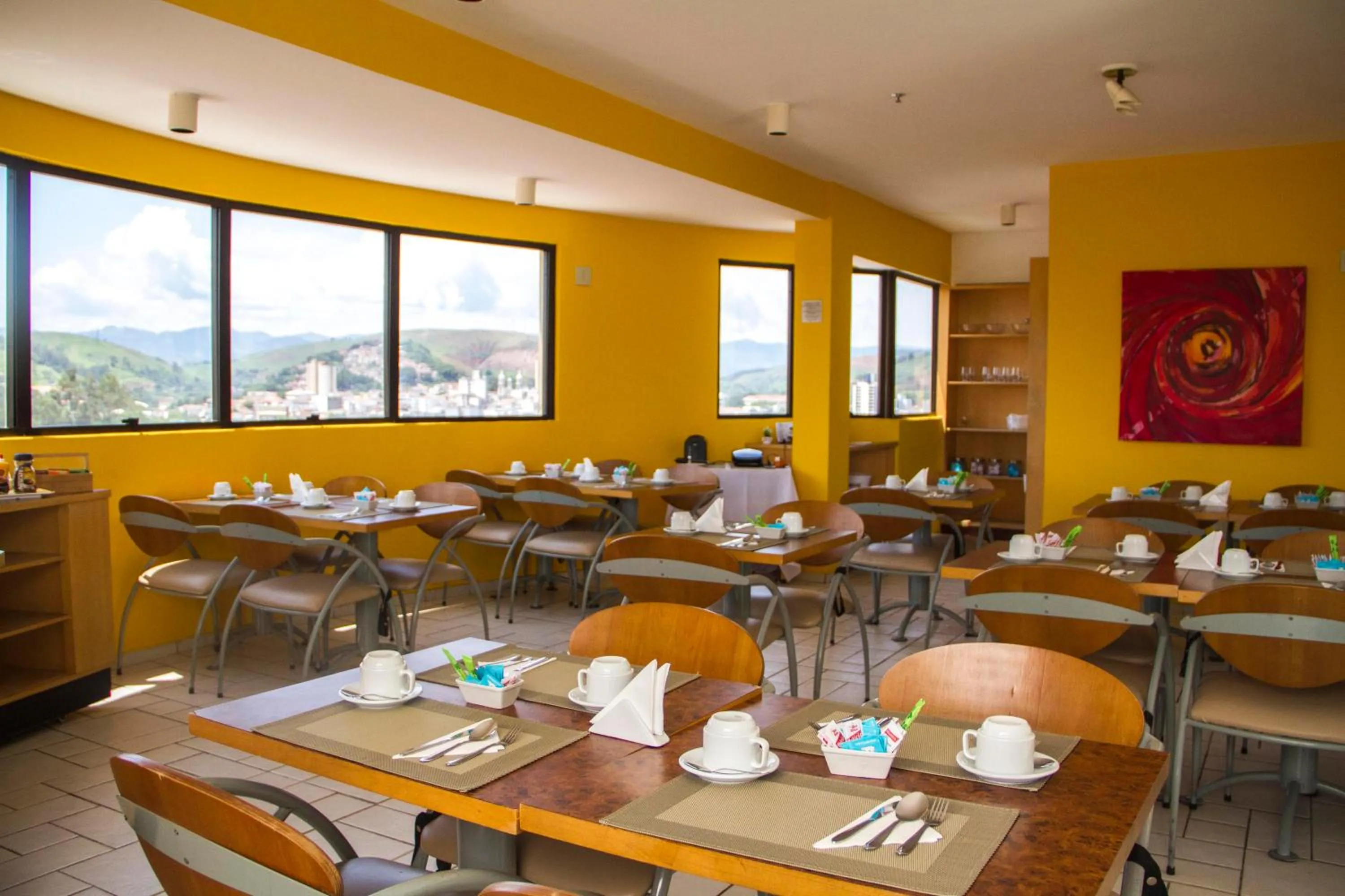 Buffet breakfast in Guará Inn Flat Service