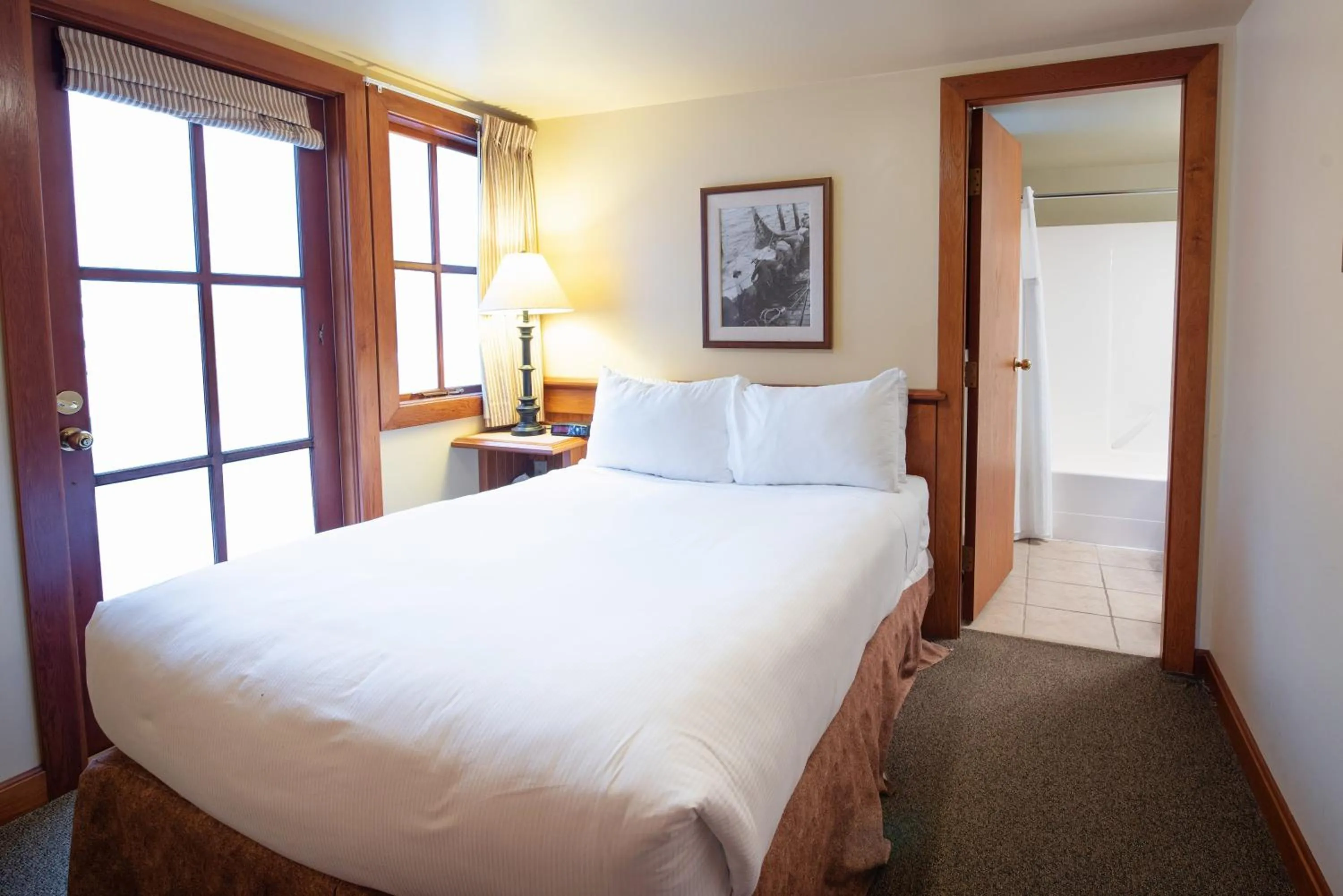 Bedroom in Painter's Lodge, Trademark Collection by Wyndham