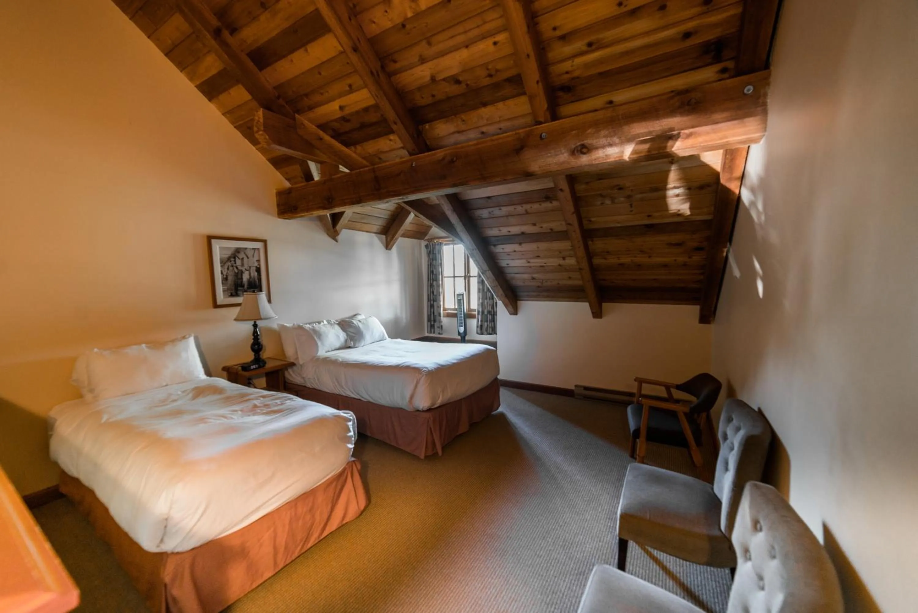 Bedroom in Painter's Lodge, Trademark Collection by Wyndham