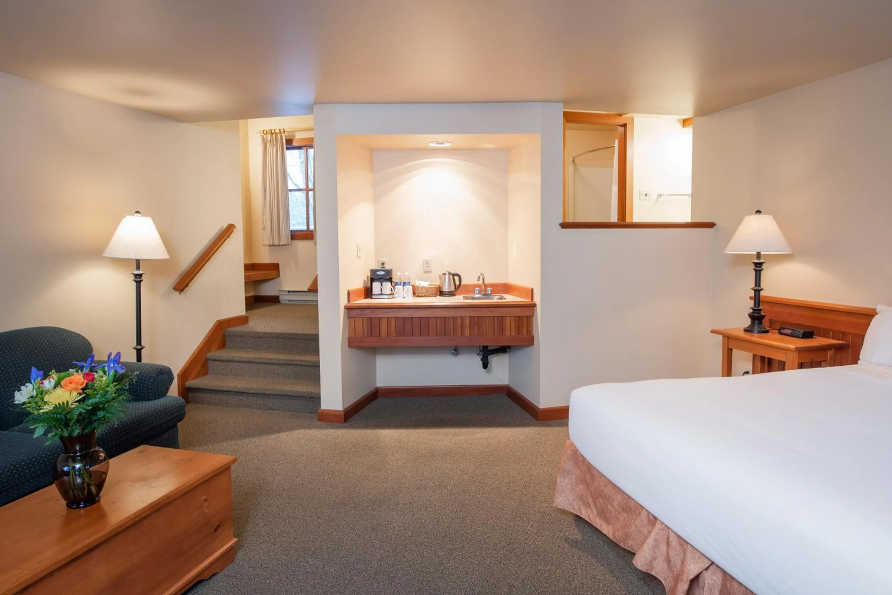 Photo of the whole room in Painter's Lodge, Trademark Collection by Wyndham