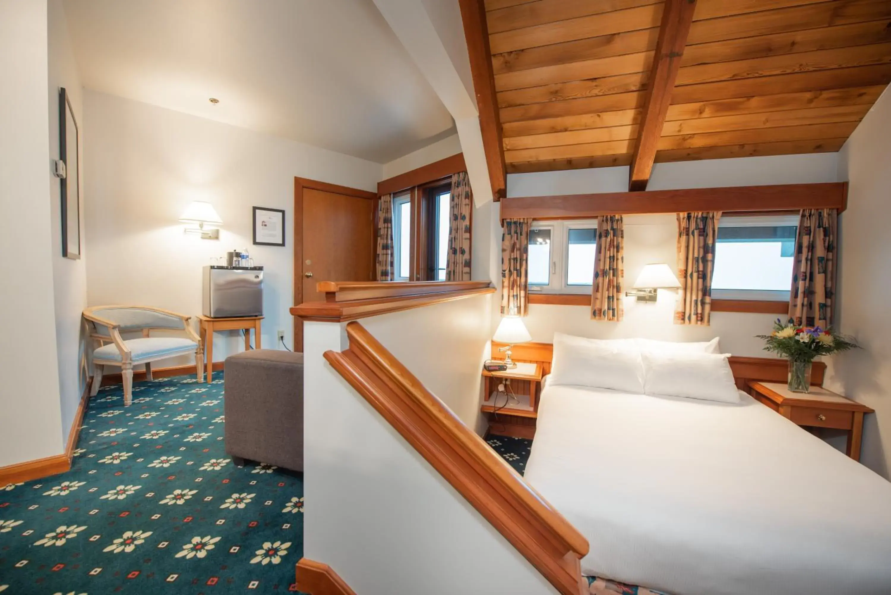 Queen Room with Ocean View - Non-Smoking in Painter's Lodge, Trademark Collection by Wyndham Queen Room with Ocean View - Non-Smoking in Painter's Lodge, Trademark Collection by Wyndham