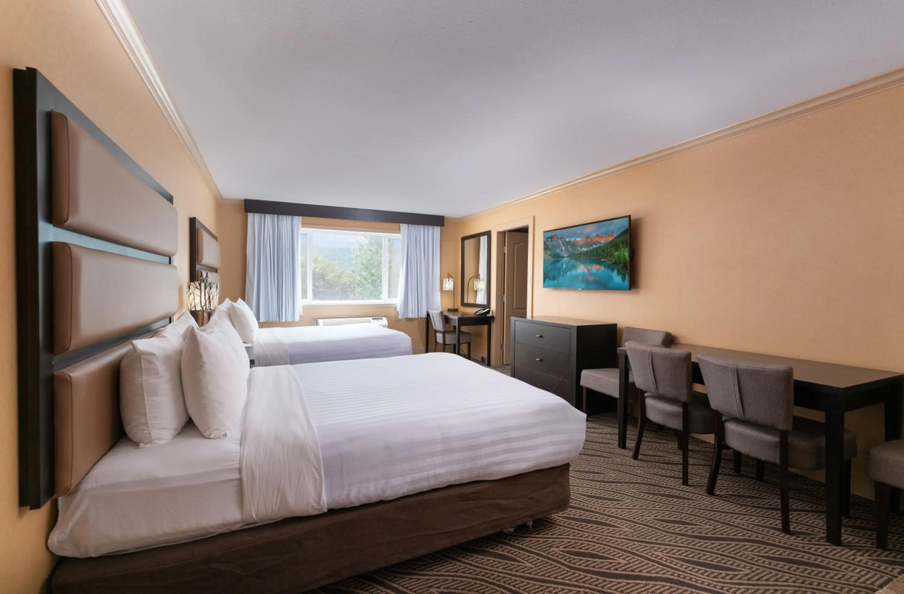 Bed in Prestige Inn Golden