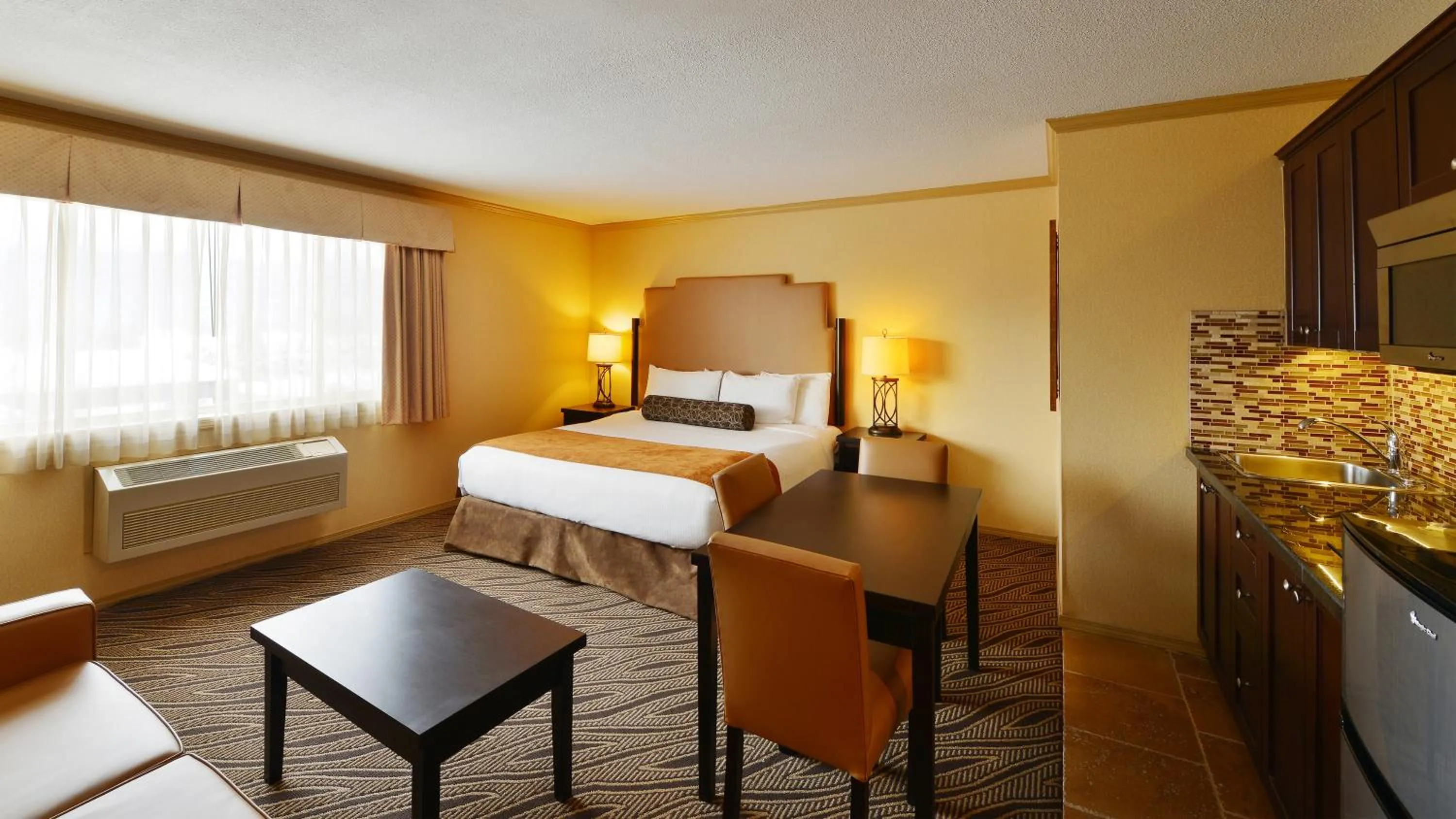 Photo of the whole room, Bed in Prestige Inn Golden