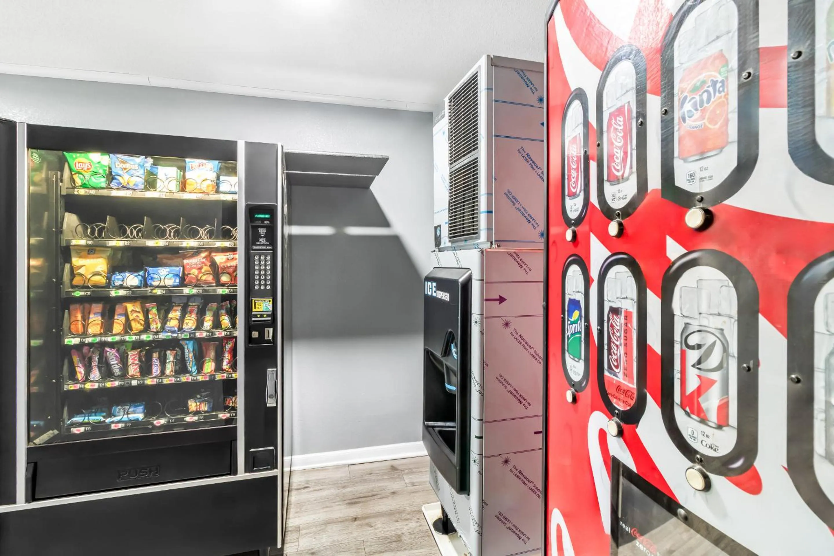 Other in HomeTowne Studios by Red Roof Florence, KY-Cincinnati Airport