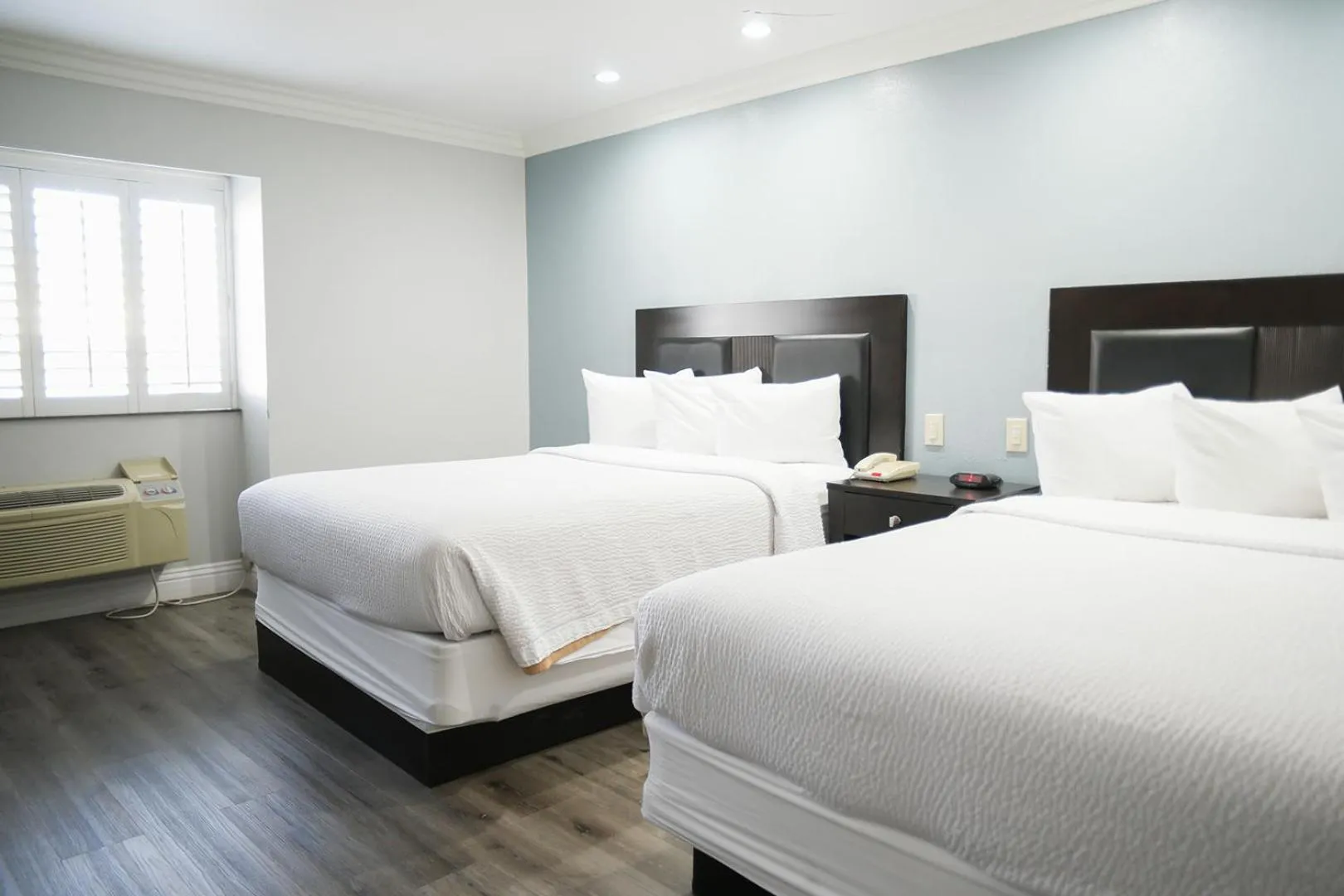 Photo of the whole room, Bed in Days Inn by Wyndham West Covina