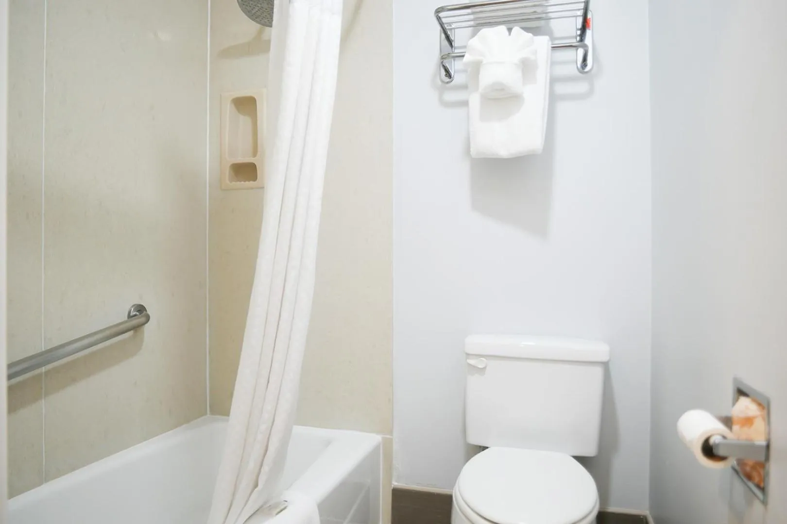 Days Inn by Wyndham West Covina