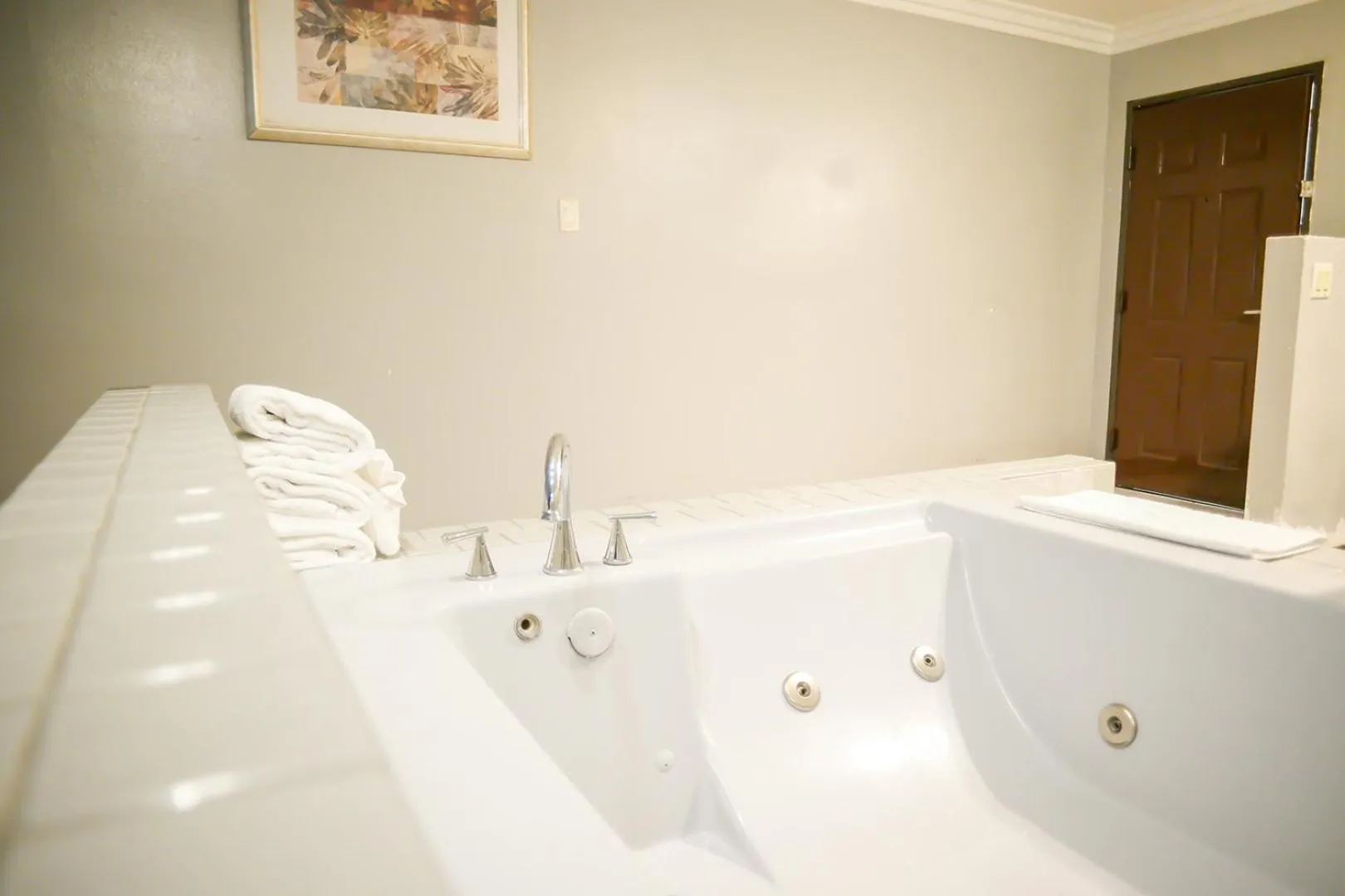 Hot Tub in Days Inn by Wyndham West Covina