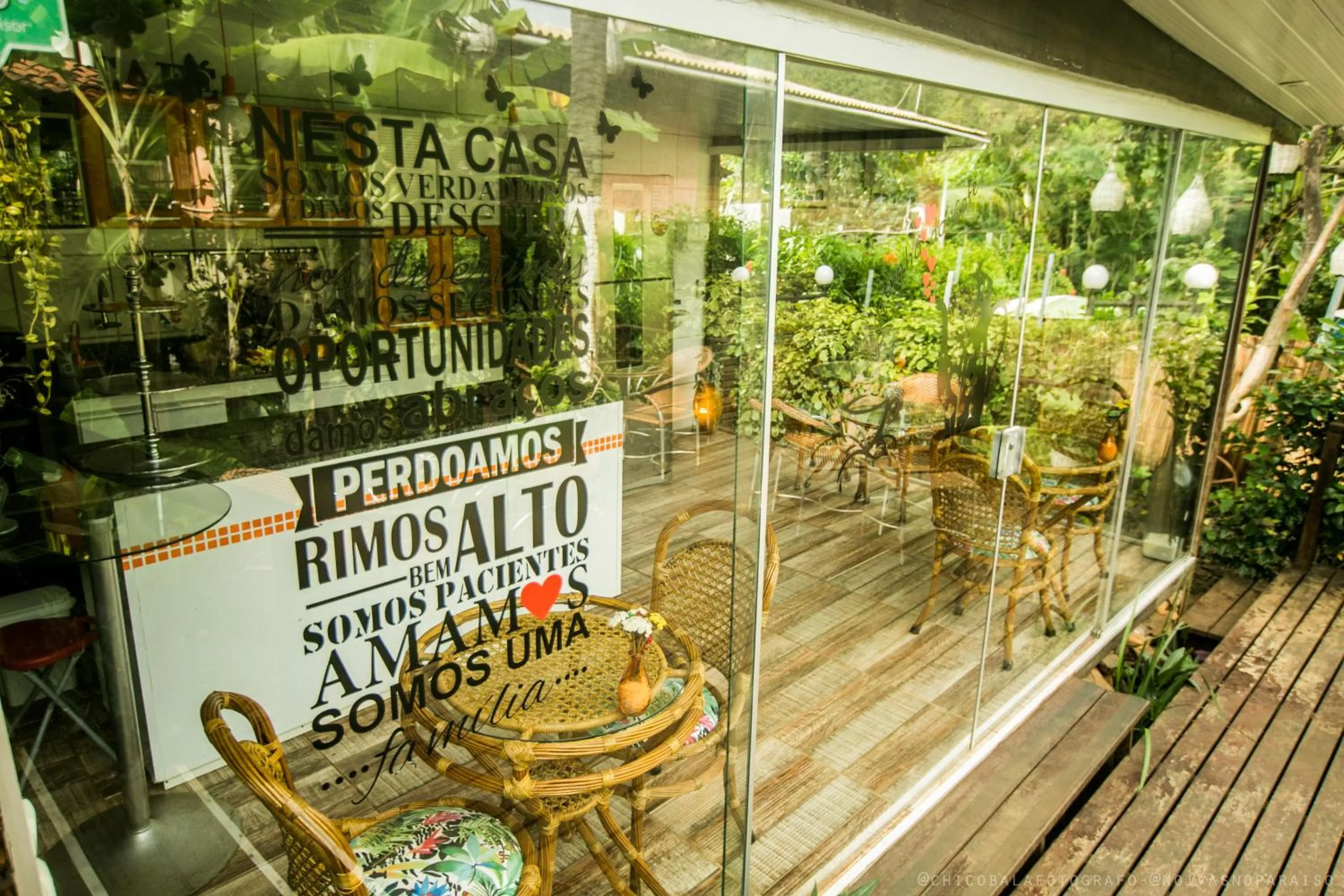 Restaurant/places to eat in Pousada Del Mares