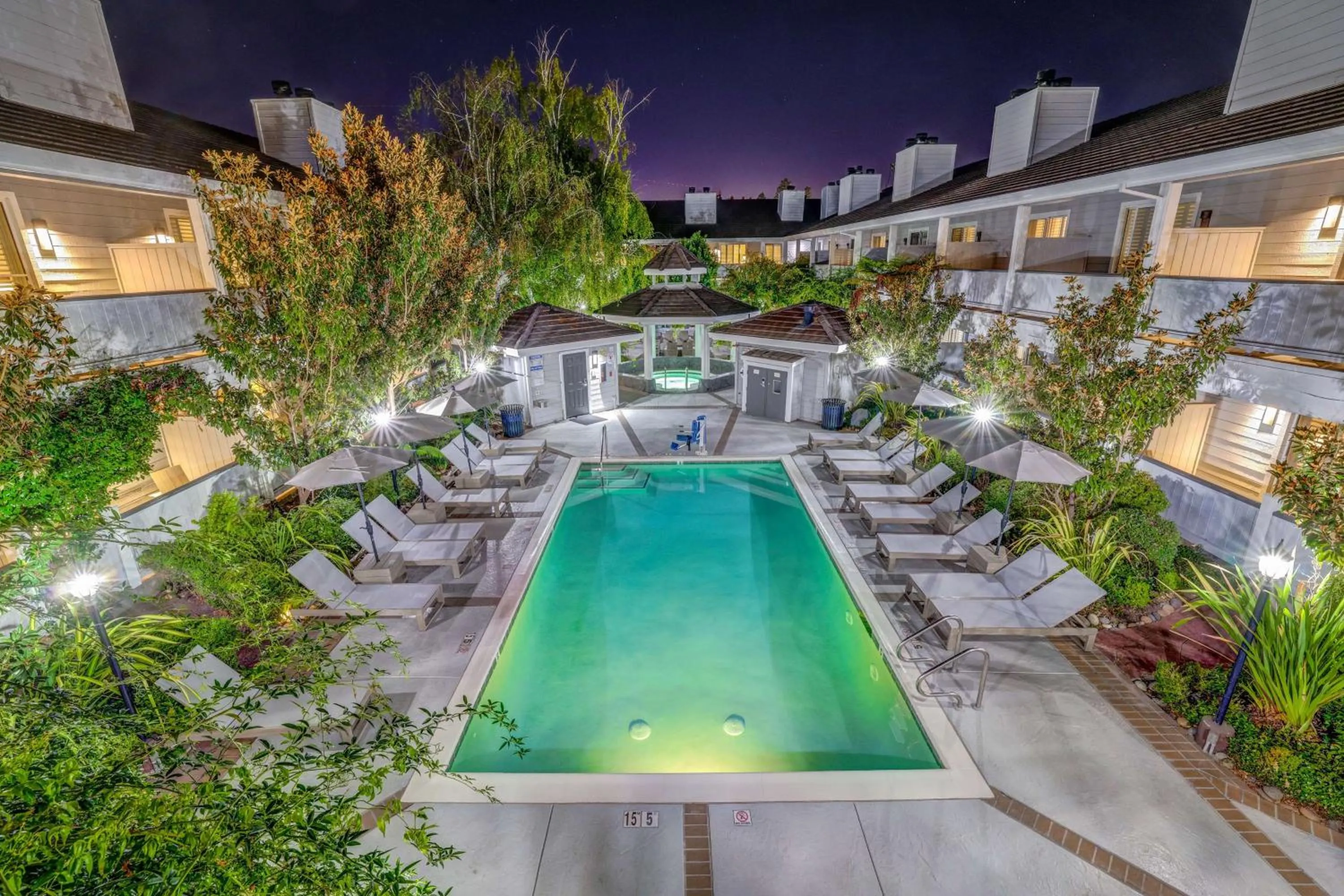 Pool view in Best Western Sonoma Valley Inn & Krug Event Center