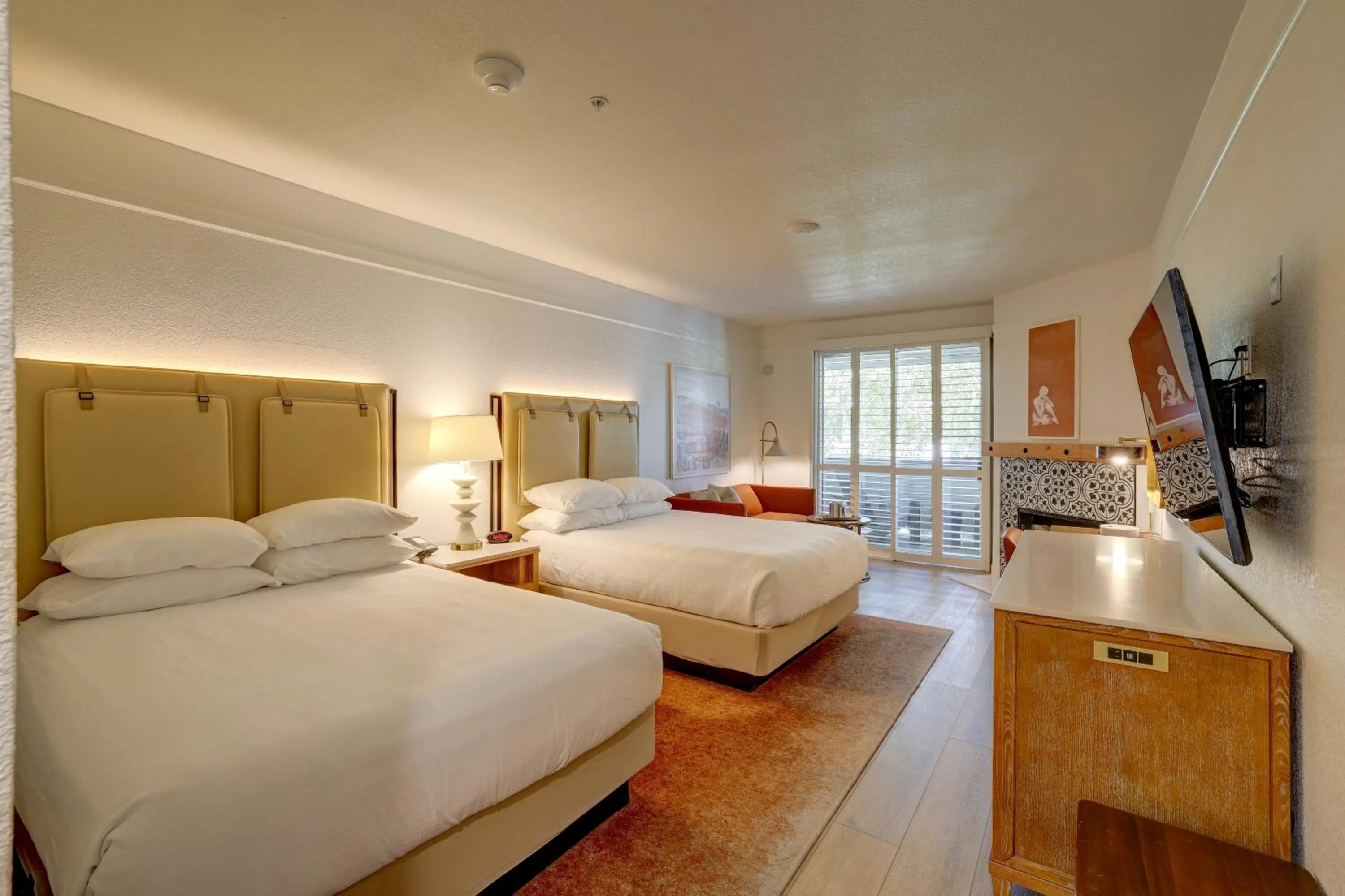 Seating area, Bed in Best Western Sonoma Valley Inn & Krug Event Center