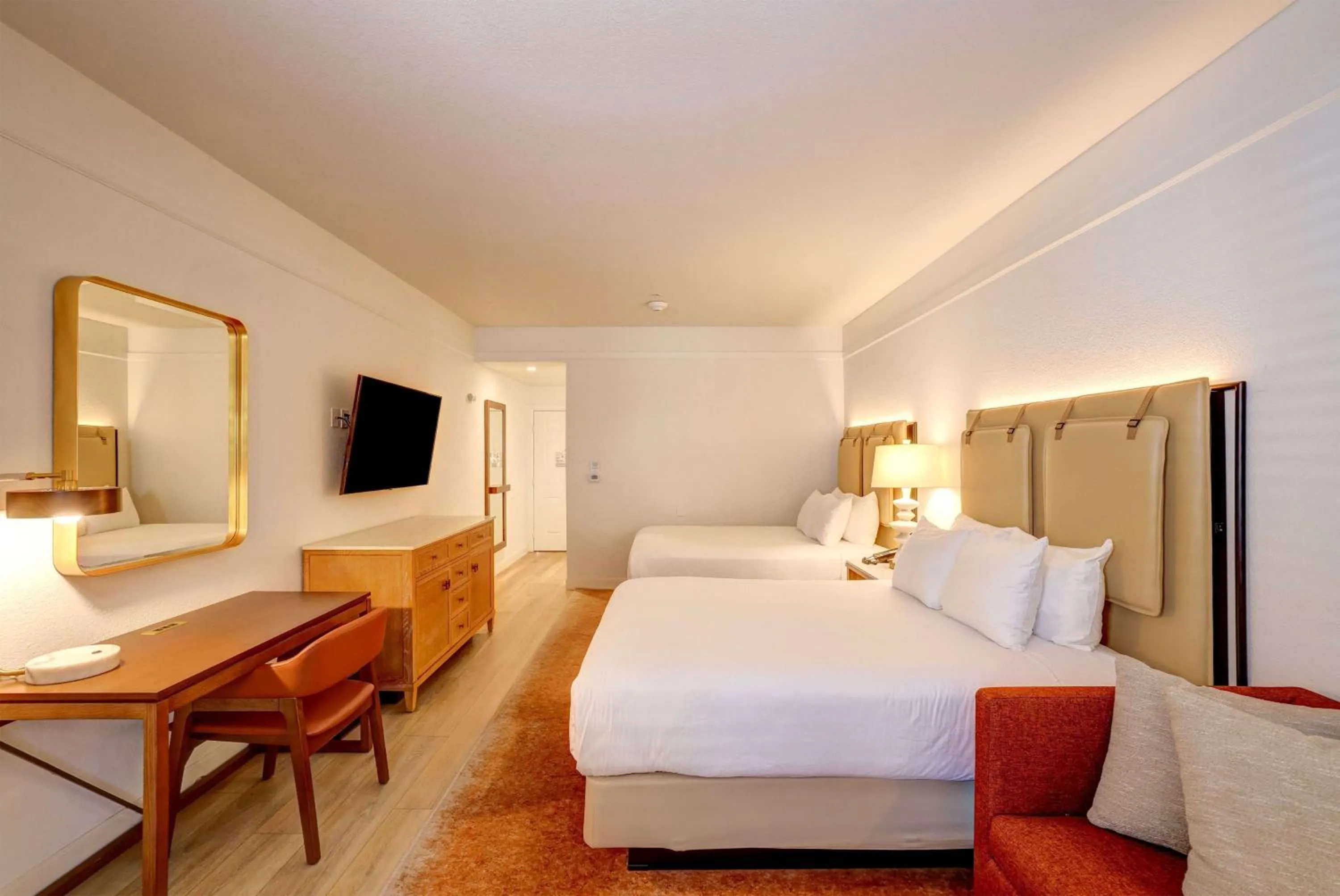 Bed in Best Western Sonoma Valley Inn & Krug Event Center