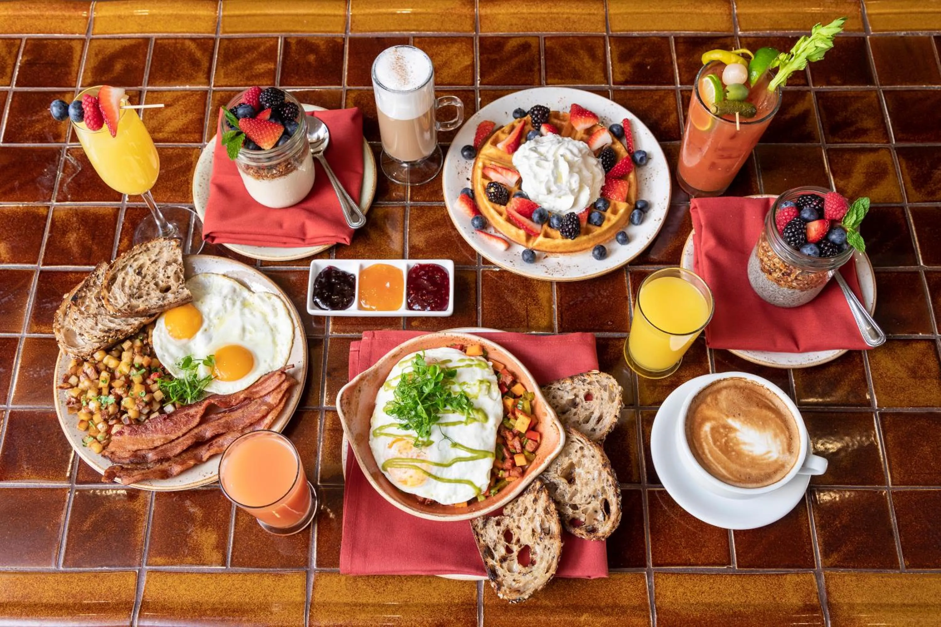 Restaurant/places to eat in Casa Munras Garden Hotel & Spa