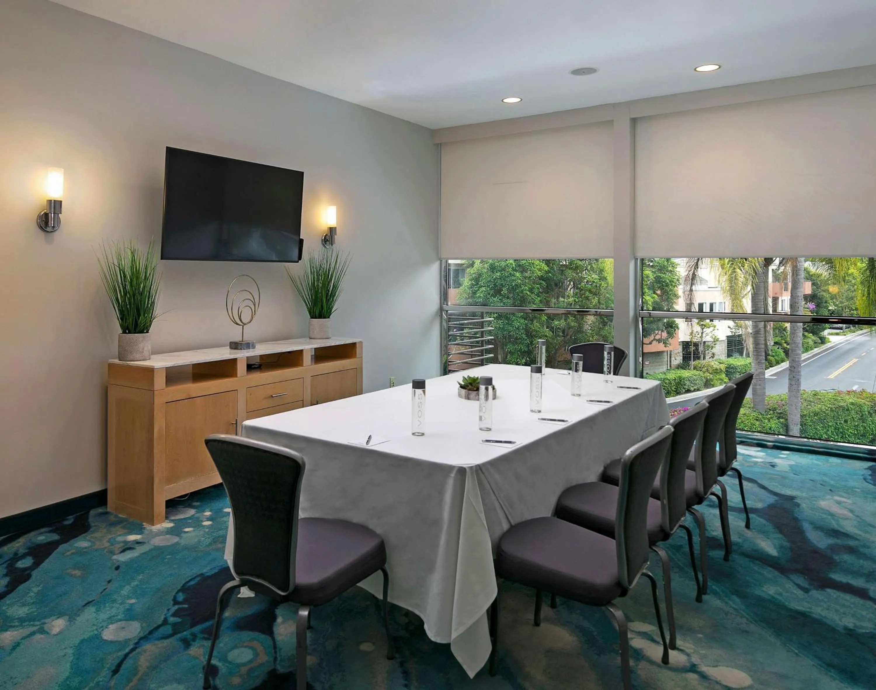 Meeting/conference room in The Belamar Hotel Manhattan Beach, Tapestry by Hilton