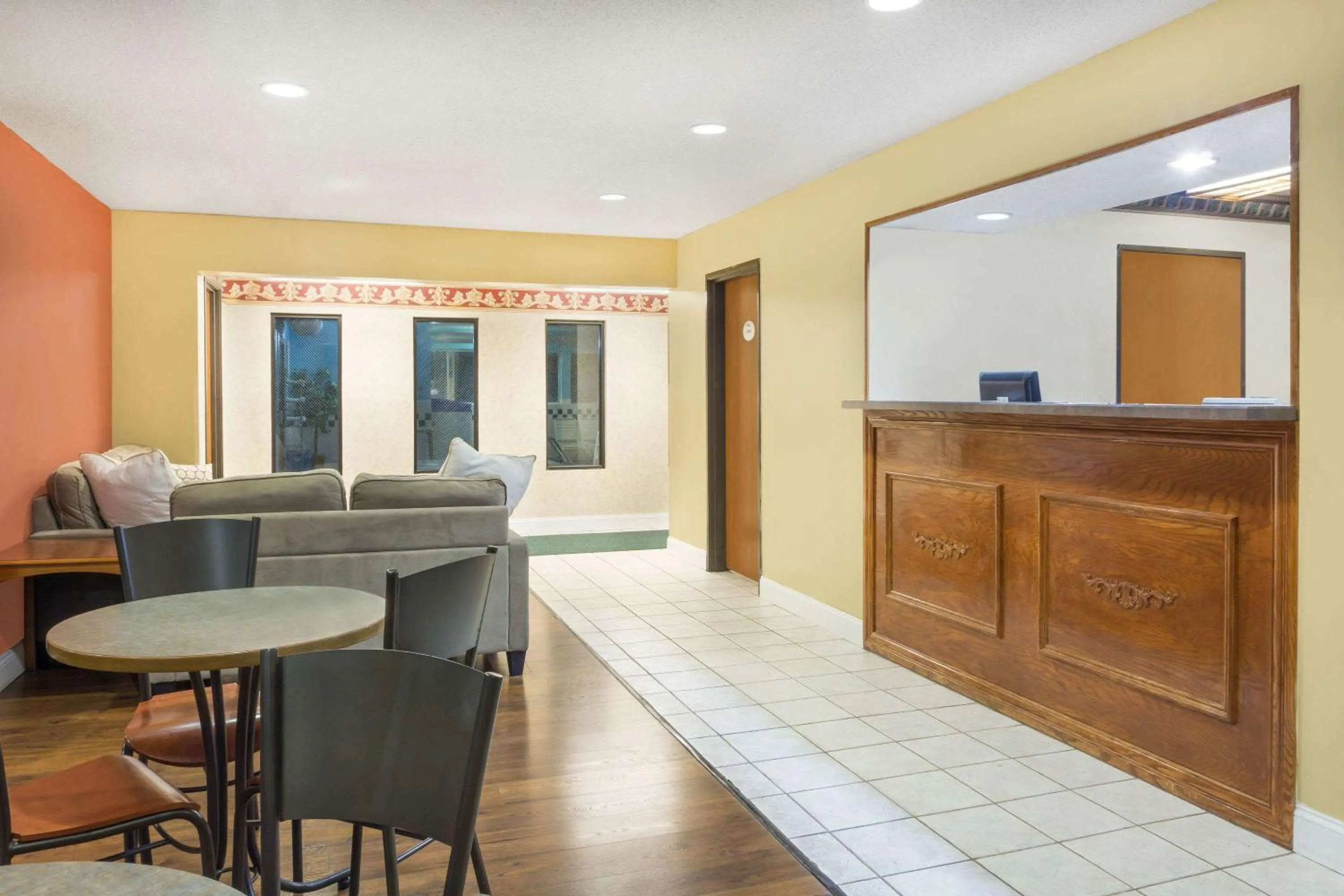 Lobby or reception in Baymont Inn & Suites by Wyndham Huber Heights Dayton Northeast