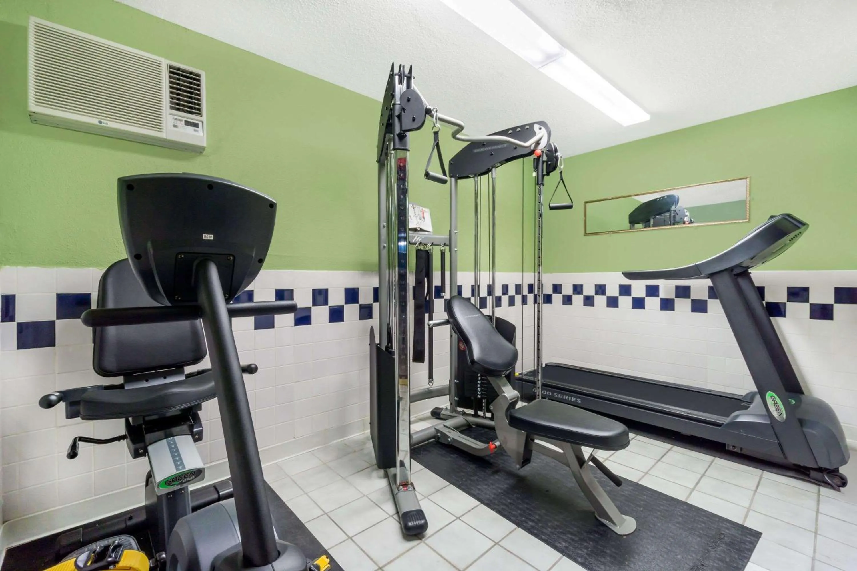 Fitness centre/facilities in Baymont Inn & Suites by Wyndham Huber Heights Dayton Northeast