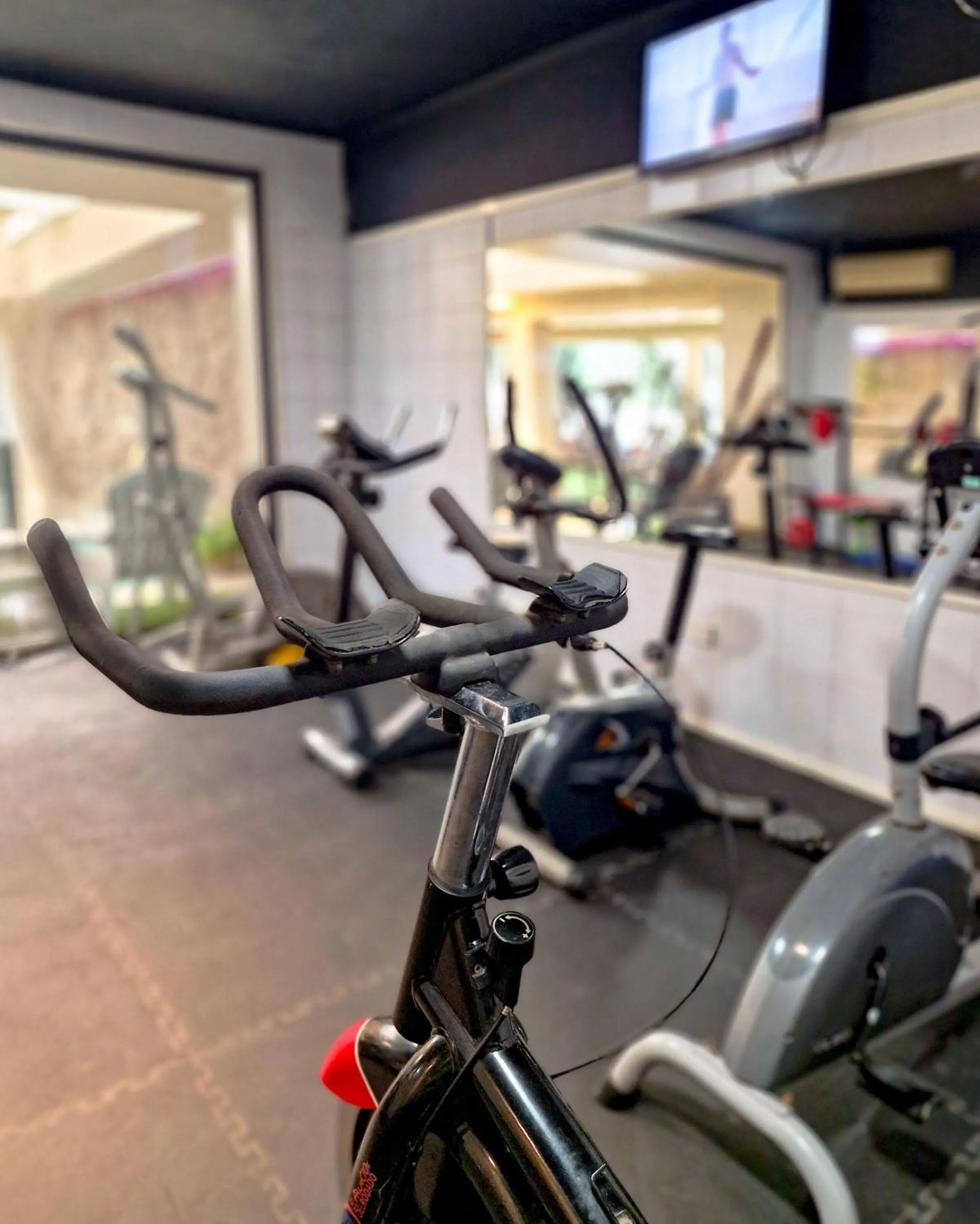 Fitness centre/facilities in Howard Johnson Hotel & Spa Villa General Belgrano