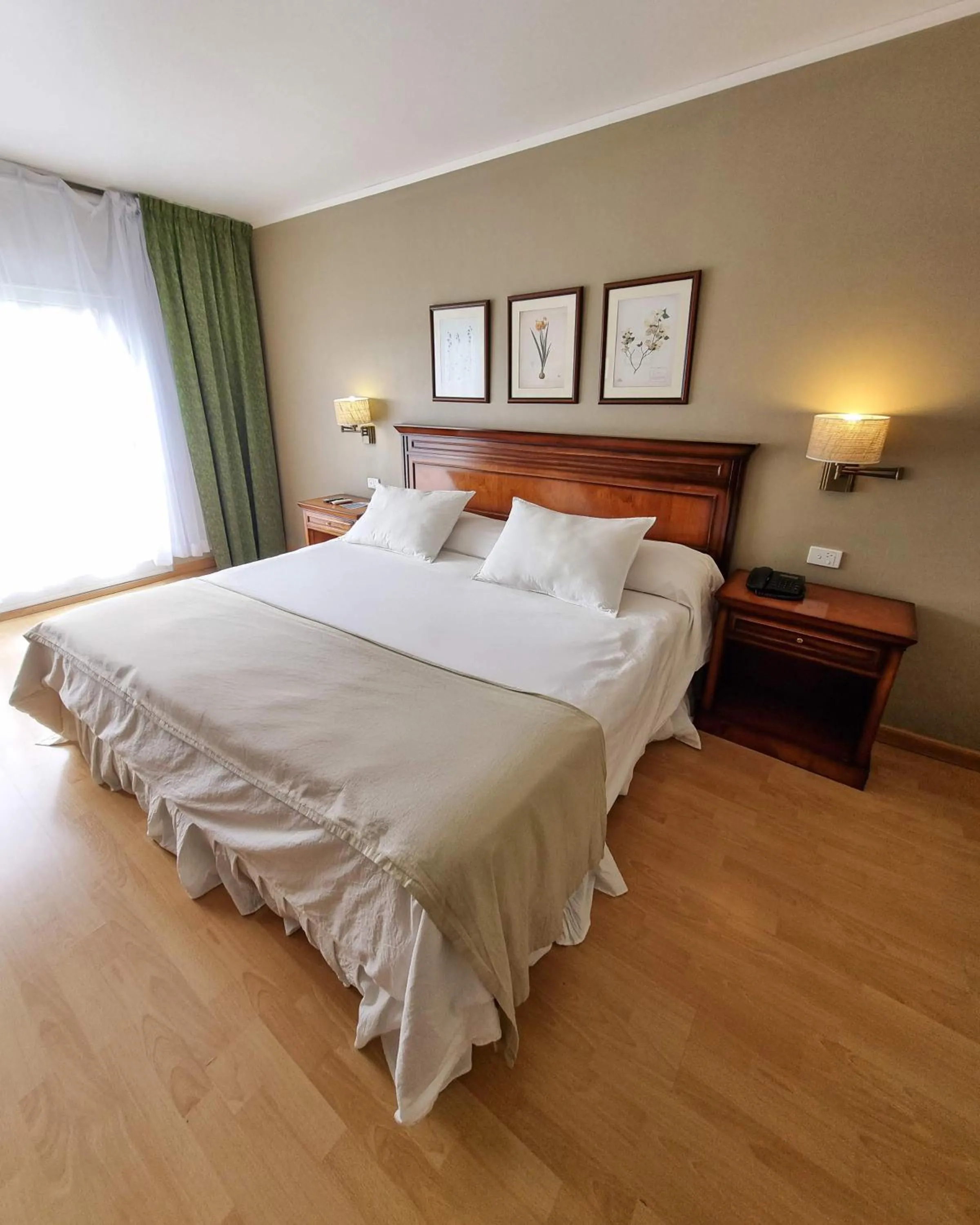 Bed in Howard Johnson Hotel & Spa Villa General Belgrano