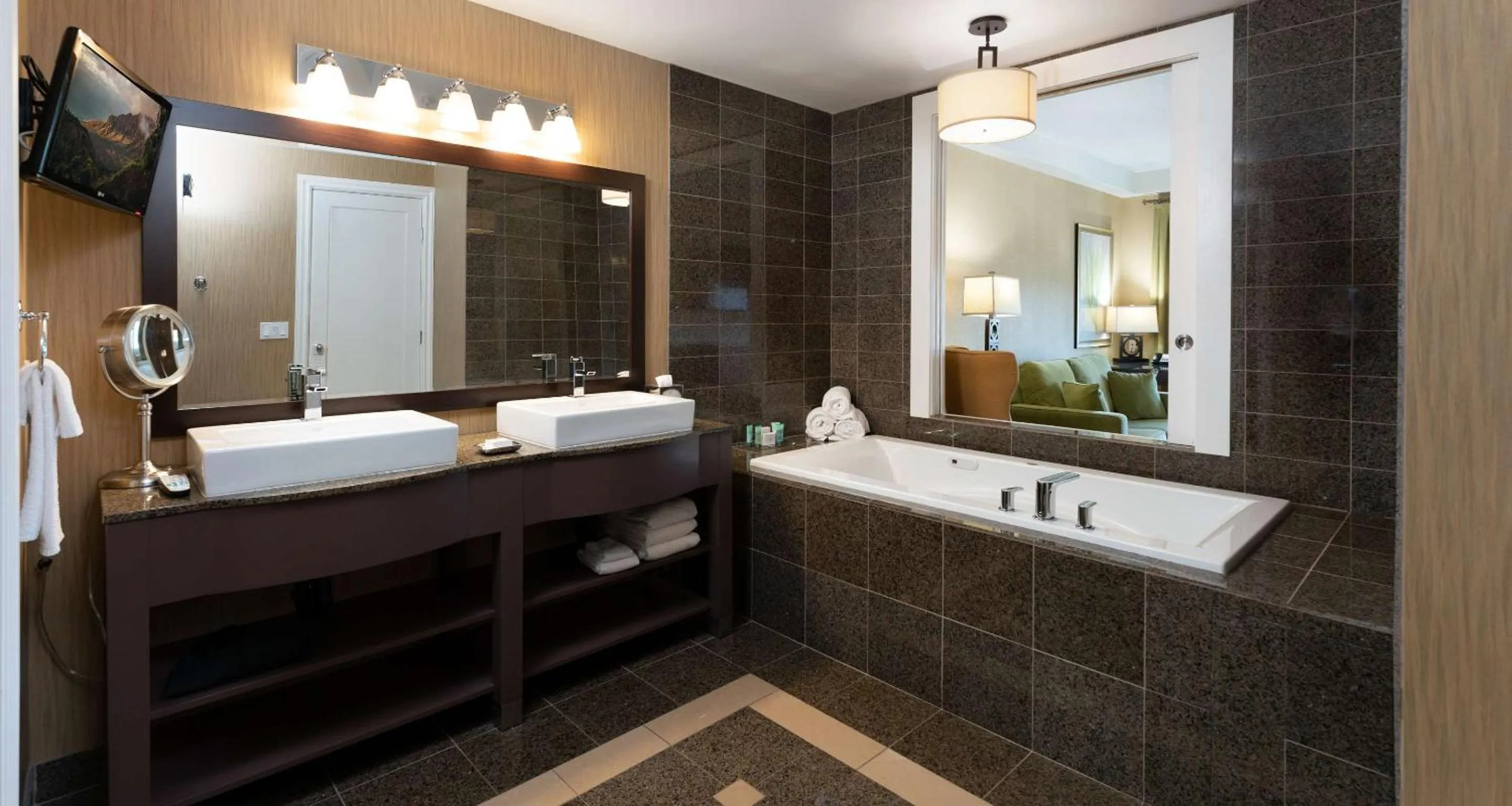 Bathroom in Prestige Oceanfront Resort, WorldHotels Luxury
