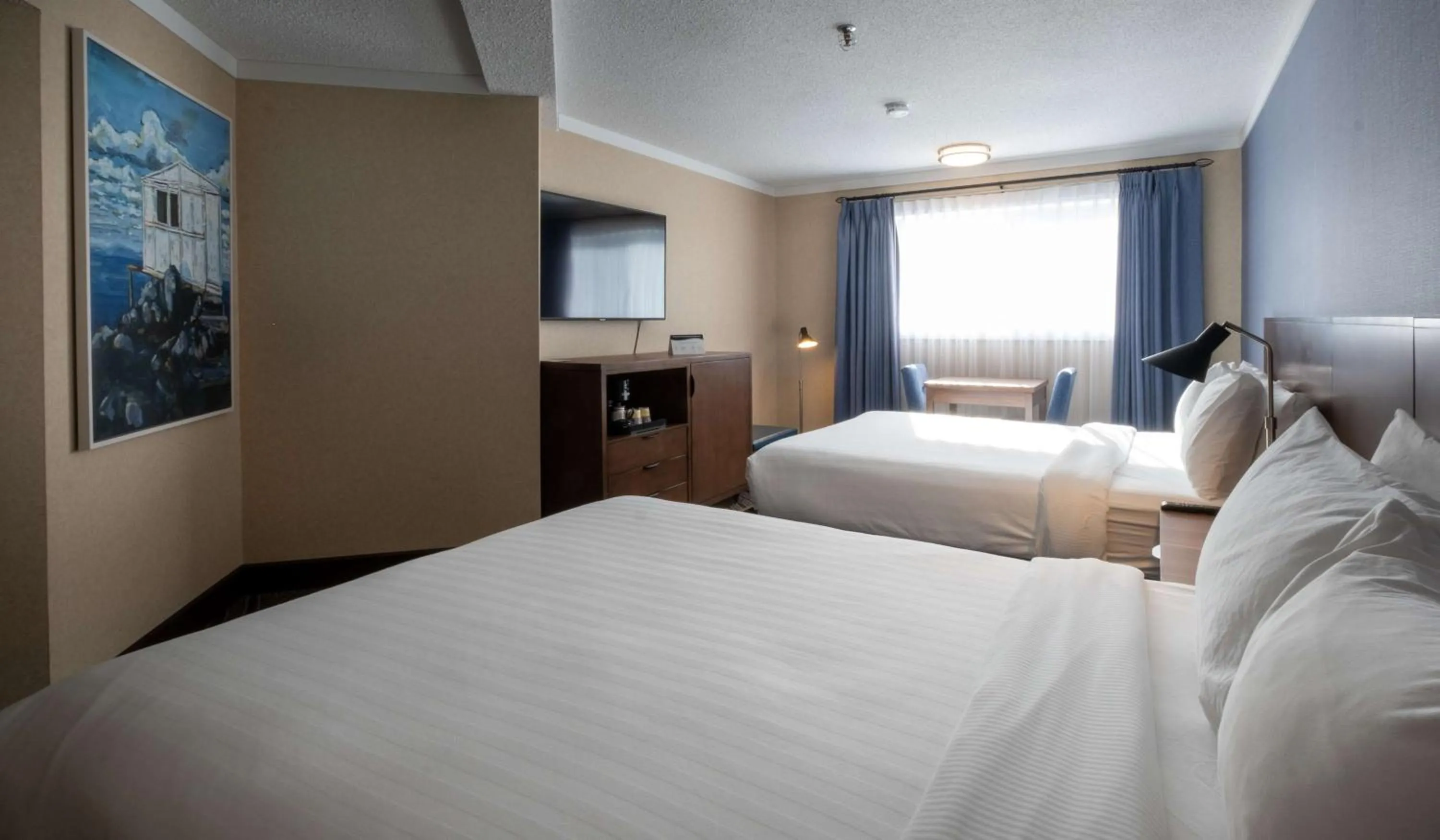 Bedroom, Bed in Prestige Mountain Resort Rossland